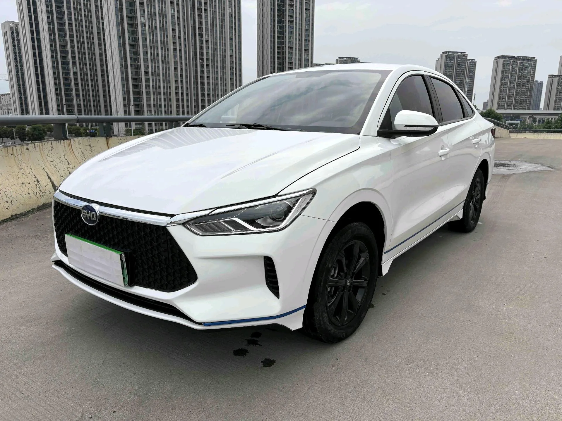BYD e3 2021 Leading Edition