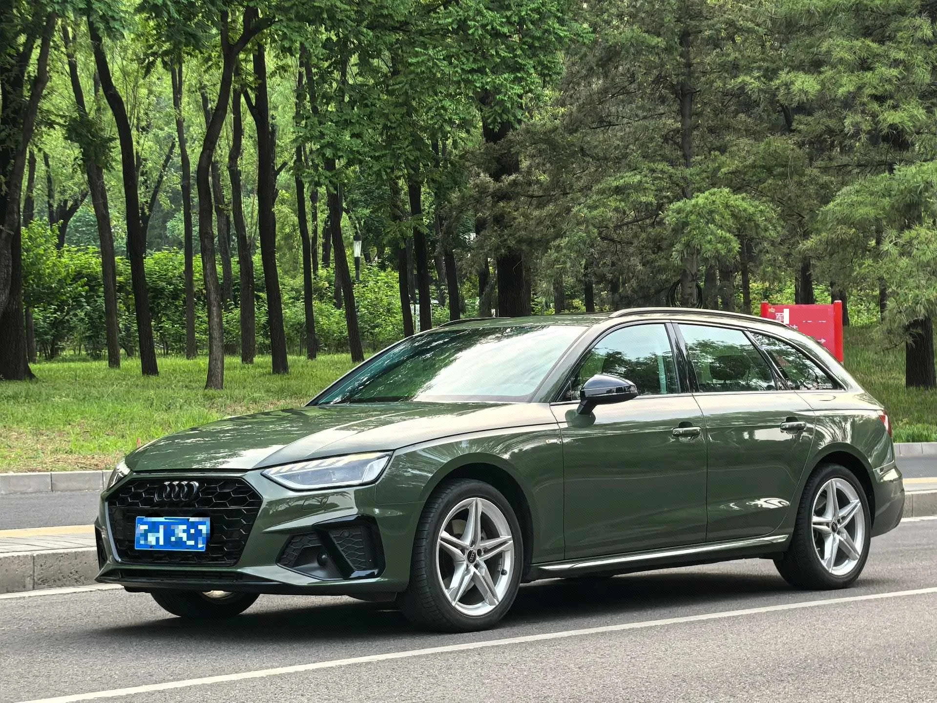 Audi A4 (Imported) 2024 Model Year A4 Avant 2.0 TFSI Sport Style, Automatic Transmission