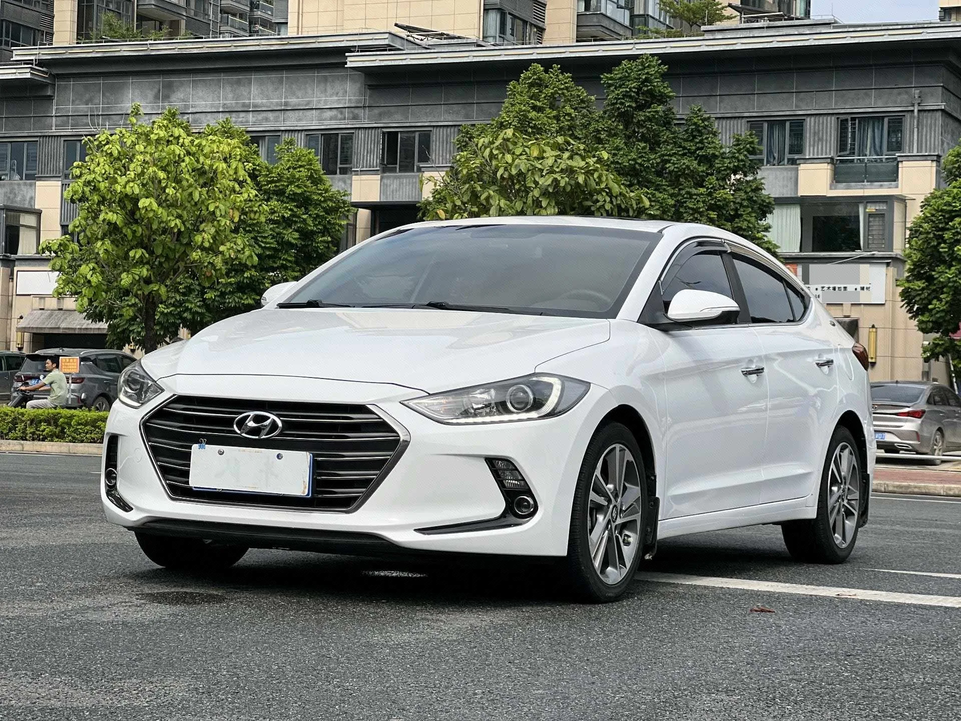 Hyundai Elantra 2016 1.6L Automatic Smart Elite Edition