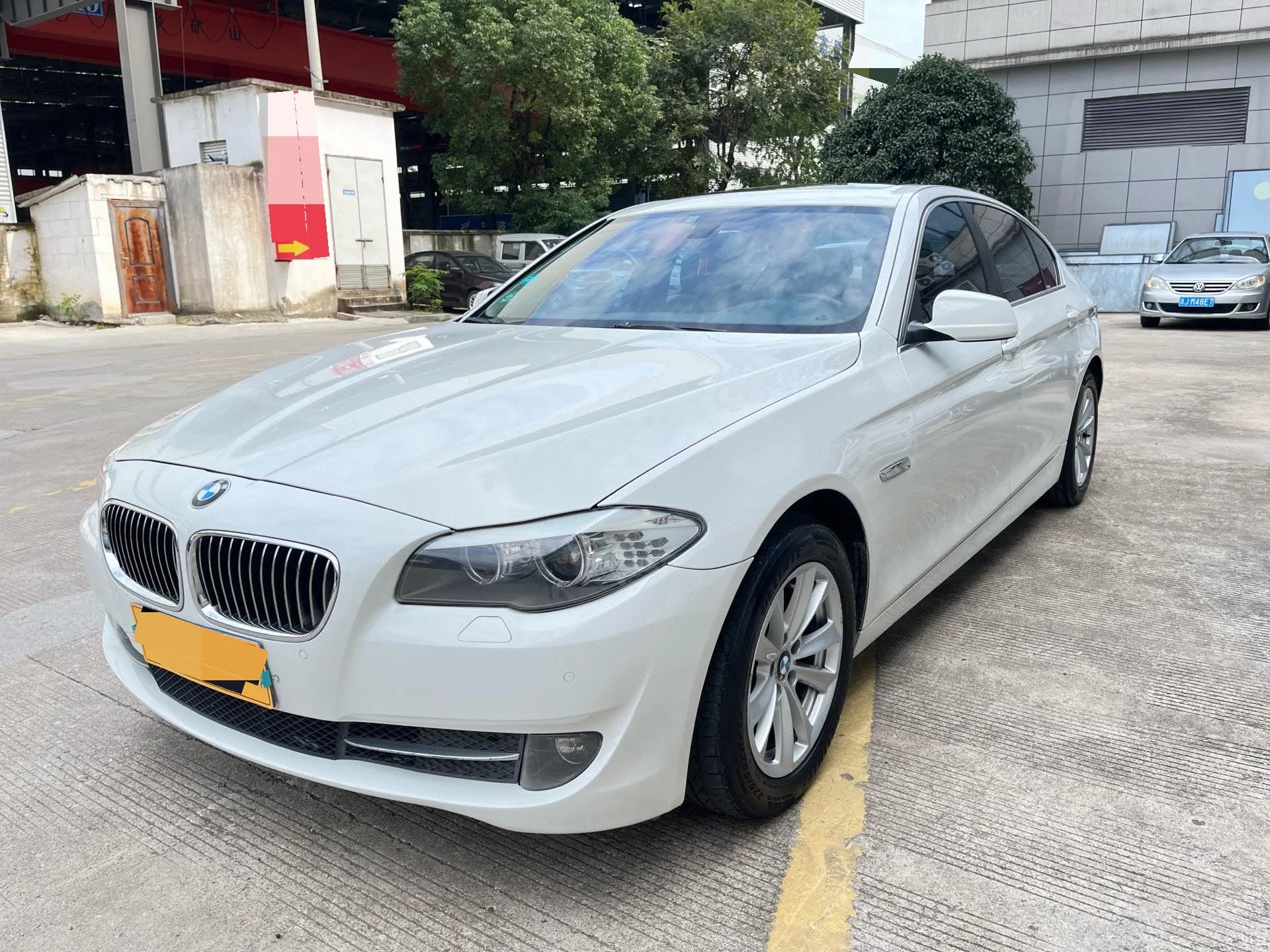 2013 BMW 5 Series 525Li Excellence Edition