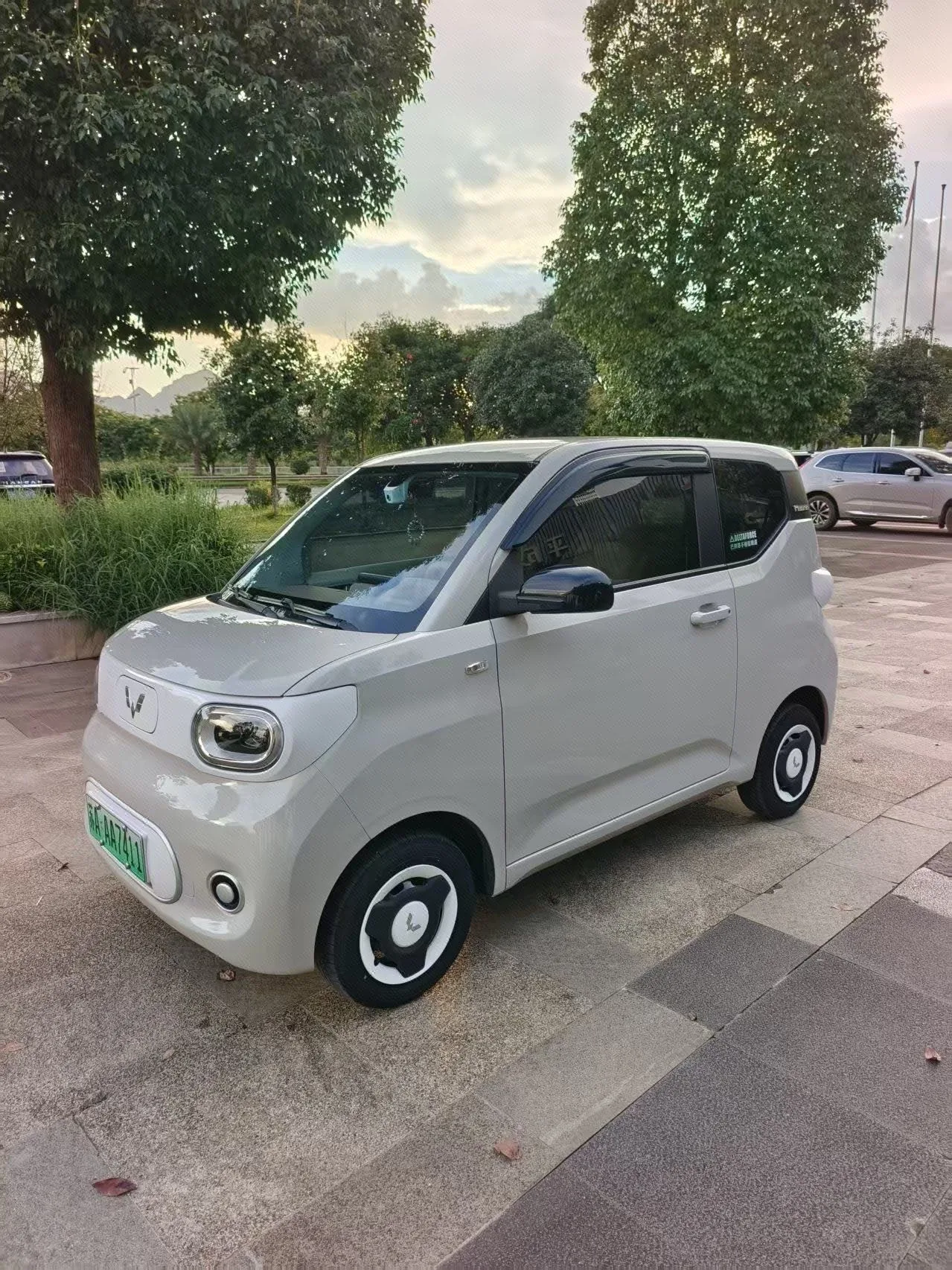 Hongguang MINIEV 2024 Macaron Model, 215km