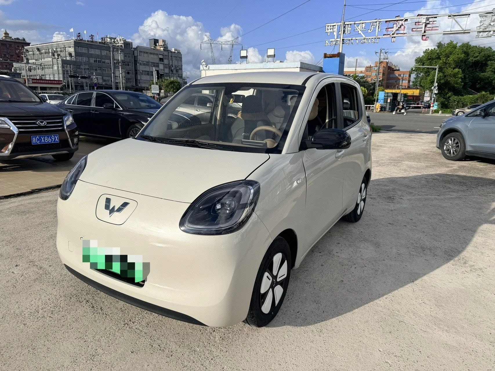 Wuling 2025 Hongguang MINI EV Four-Door Advanced Model Automatic