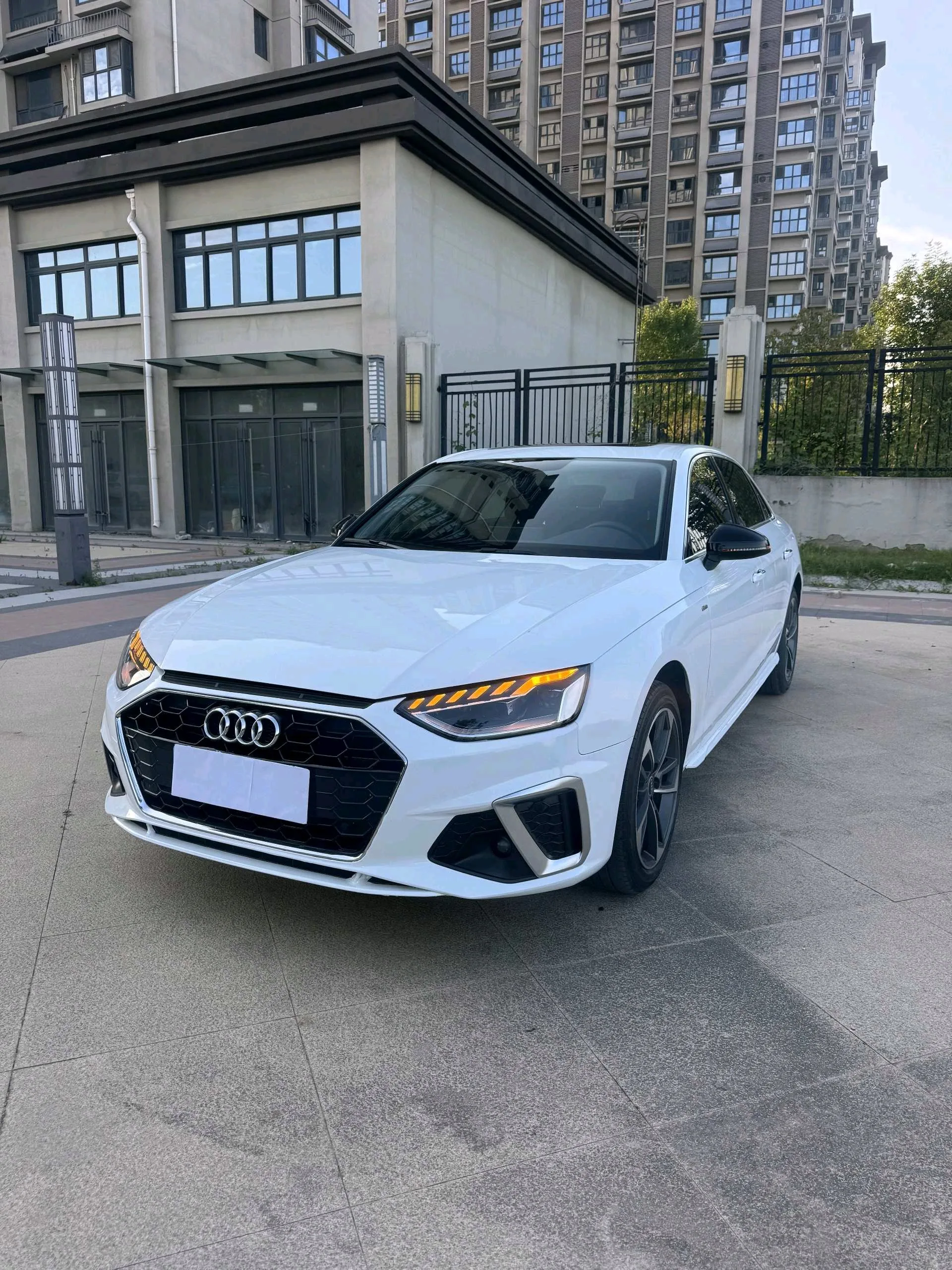 Audi A4L 2022 40 TFSI Luxury Elegance