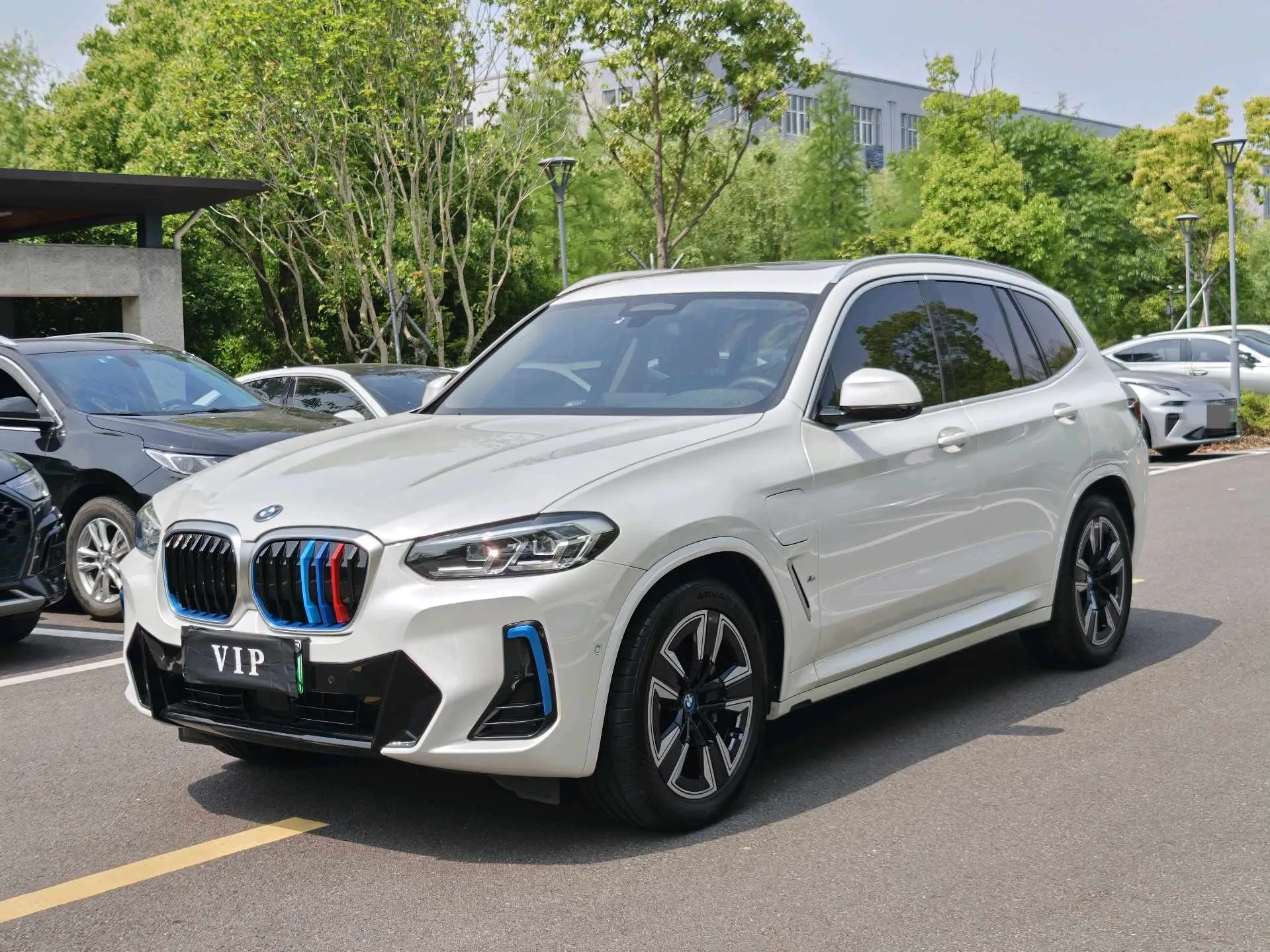 BMW iX3 2022 Leading Edition