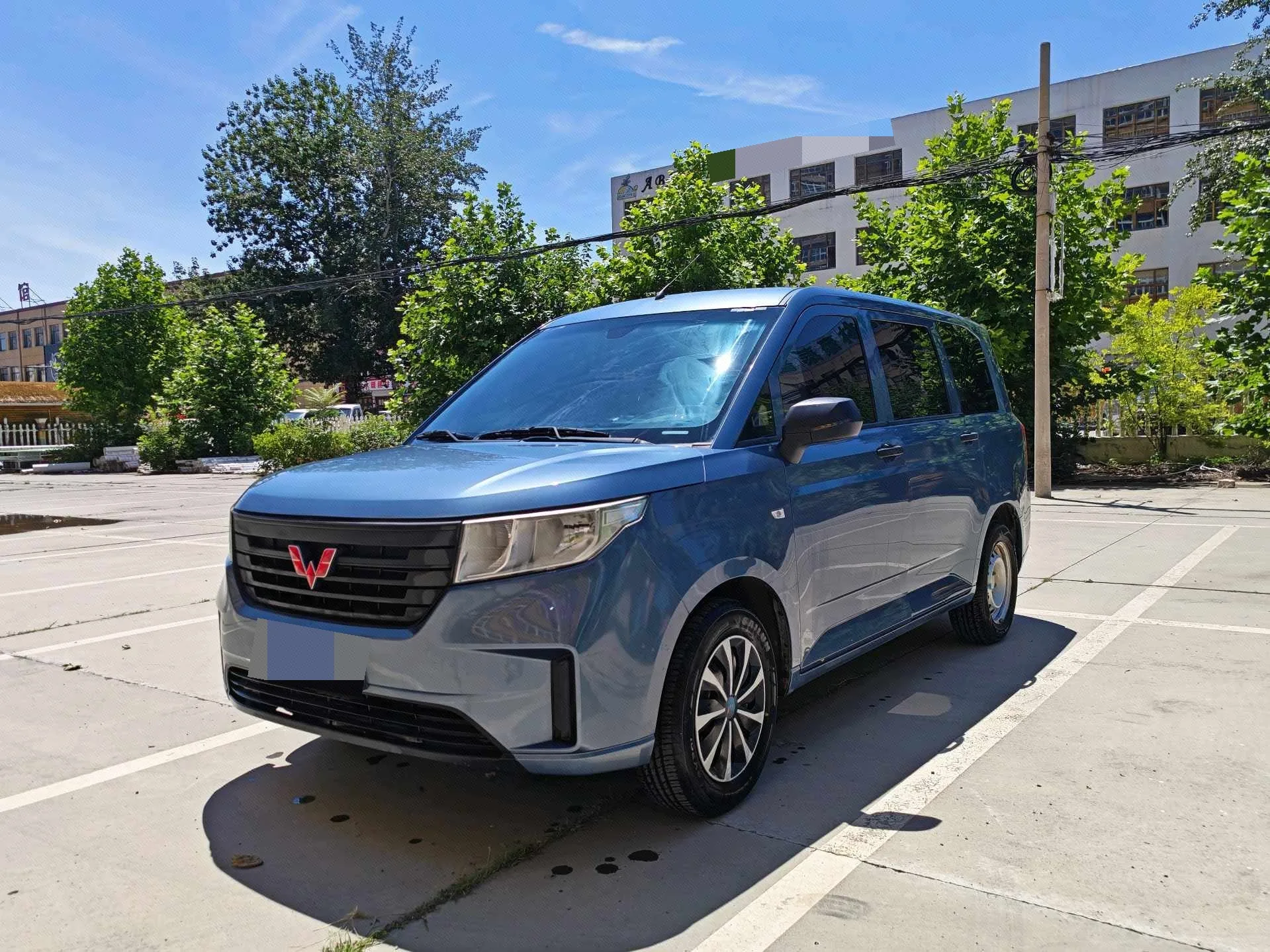Wuling 2020 Hongguang PLUS 1.5 Standard 5-Seater Manual Transmission