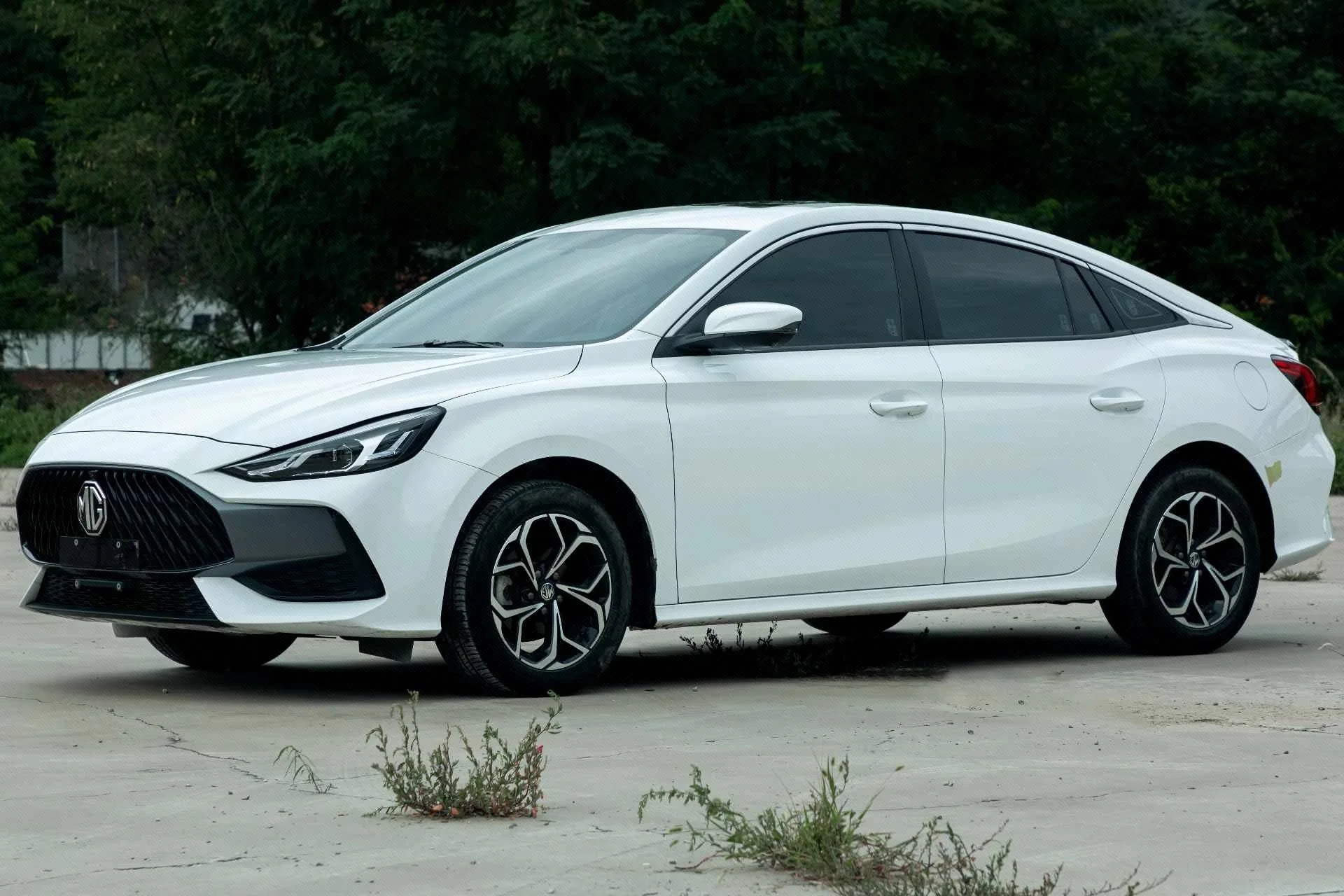 MG5 2021 Facelift 180DVVT CVT Youth Luxury Edition