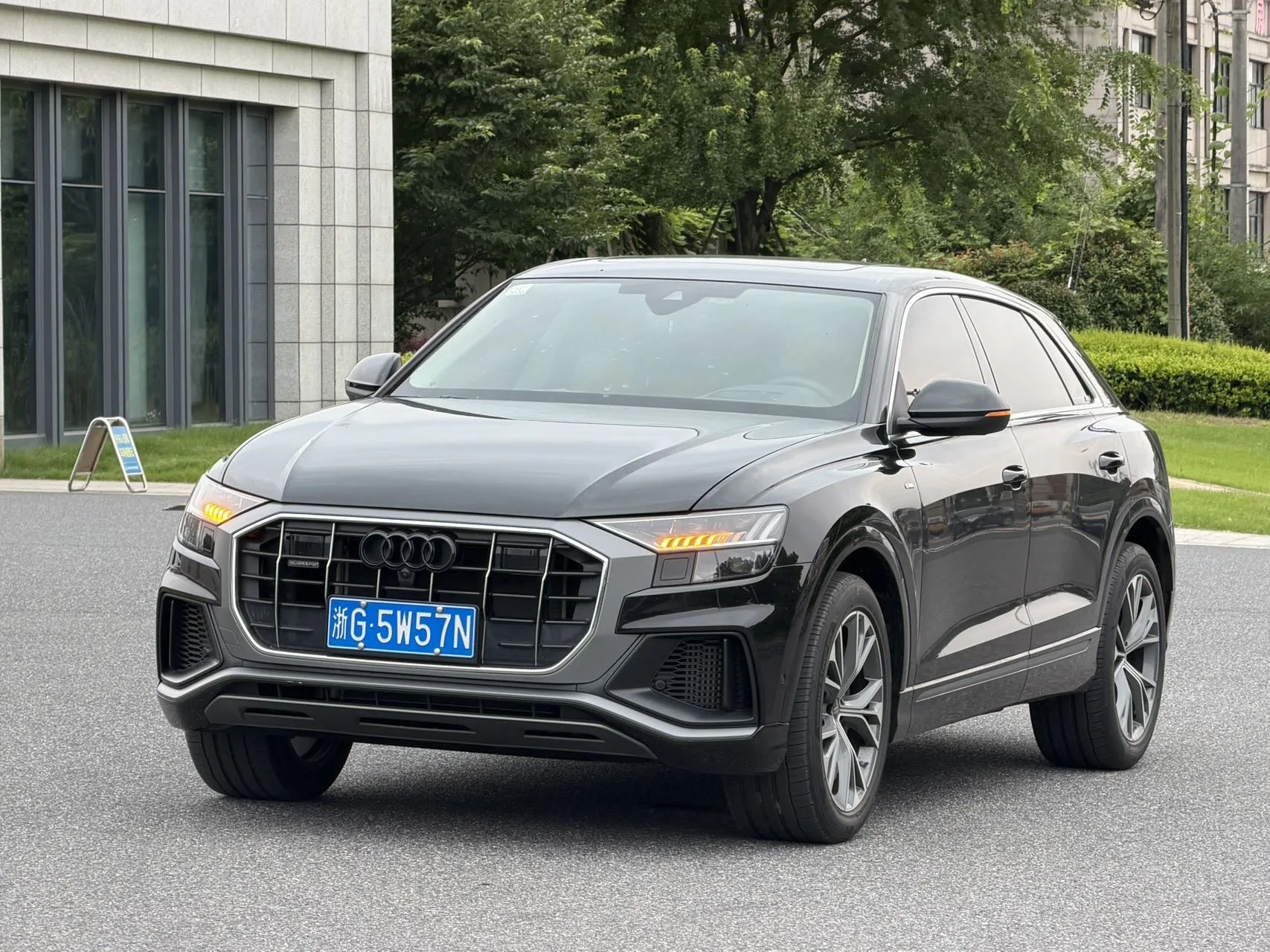 Audi Q8 (Imported) 2024 Model Year Q8 48V 3.0 TFSI 55 TFSI Luxury Sport Edition, Automatic Transmission