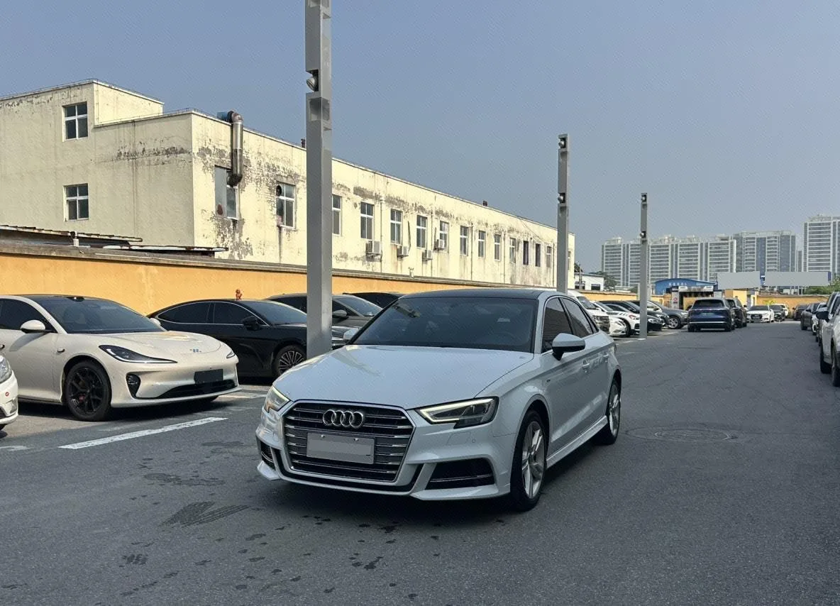 Audi A3 2019 Limousine 35 TFSI Fashion Edition (National V Emission Standard)