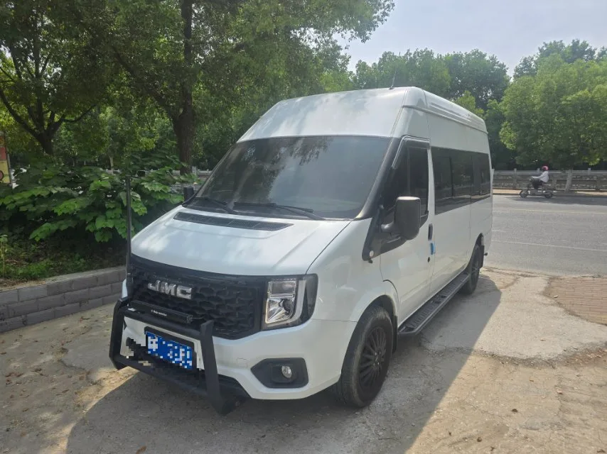 Jiangling Fushun 2023 2.0T Automatic Mid-Wheelbase High-Roof Business Model 9-Seater (Non-Commercial)