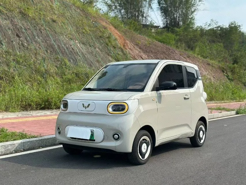 Hongguang MINIEV 2024 Macaron Model, 215km