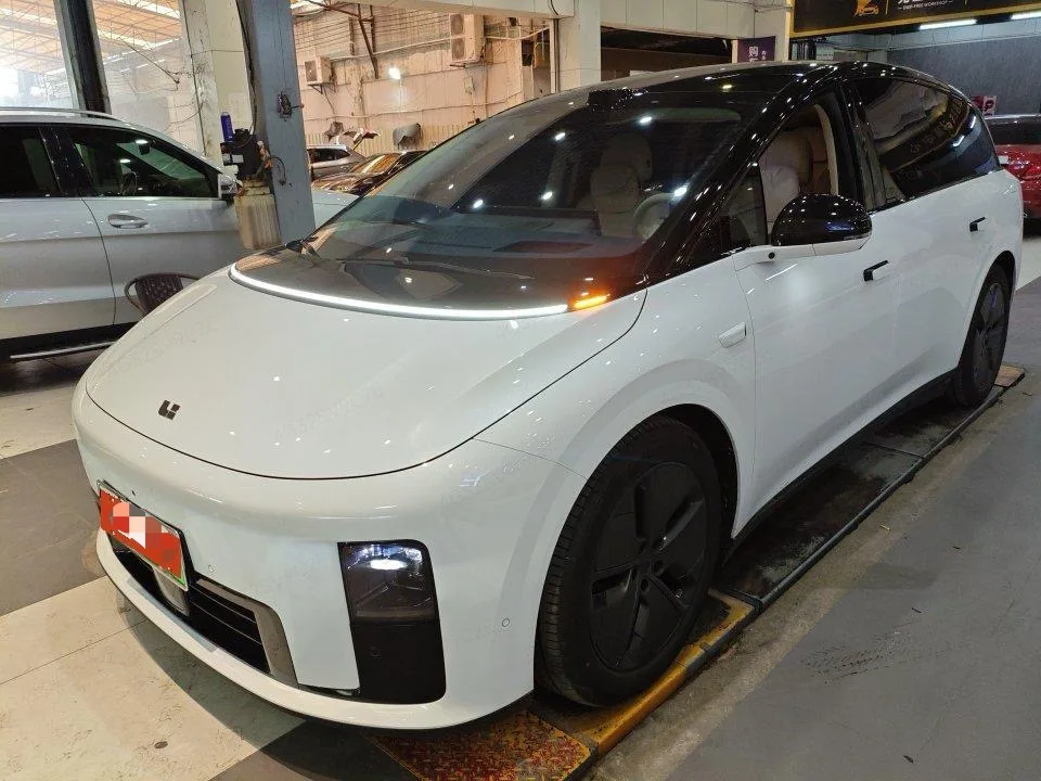 Li Auto 2025 i8 Standard Edition Automatic