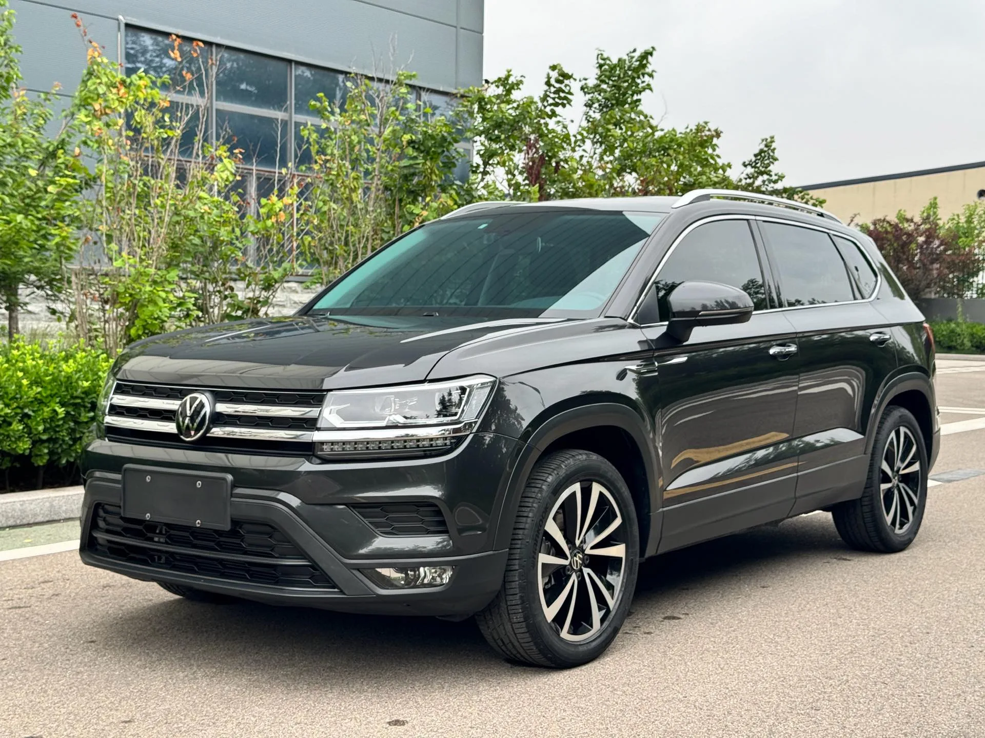 Tharu 2022 280TSI 2WD Luxury Edition