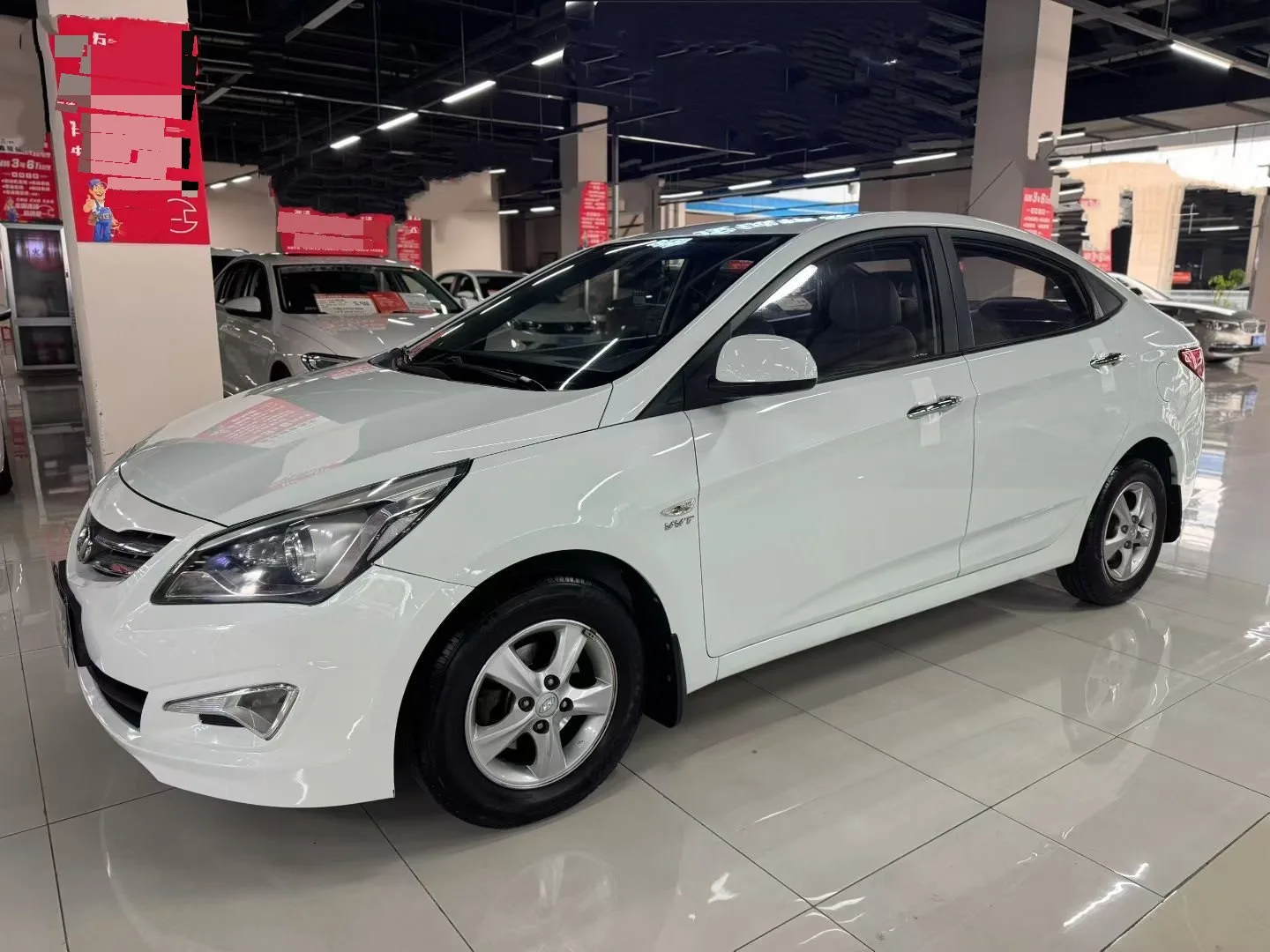 2014 Hyundai Reina 1.4L Automatic Leading Edition GLX