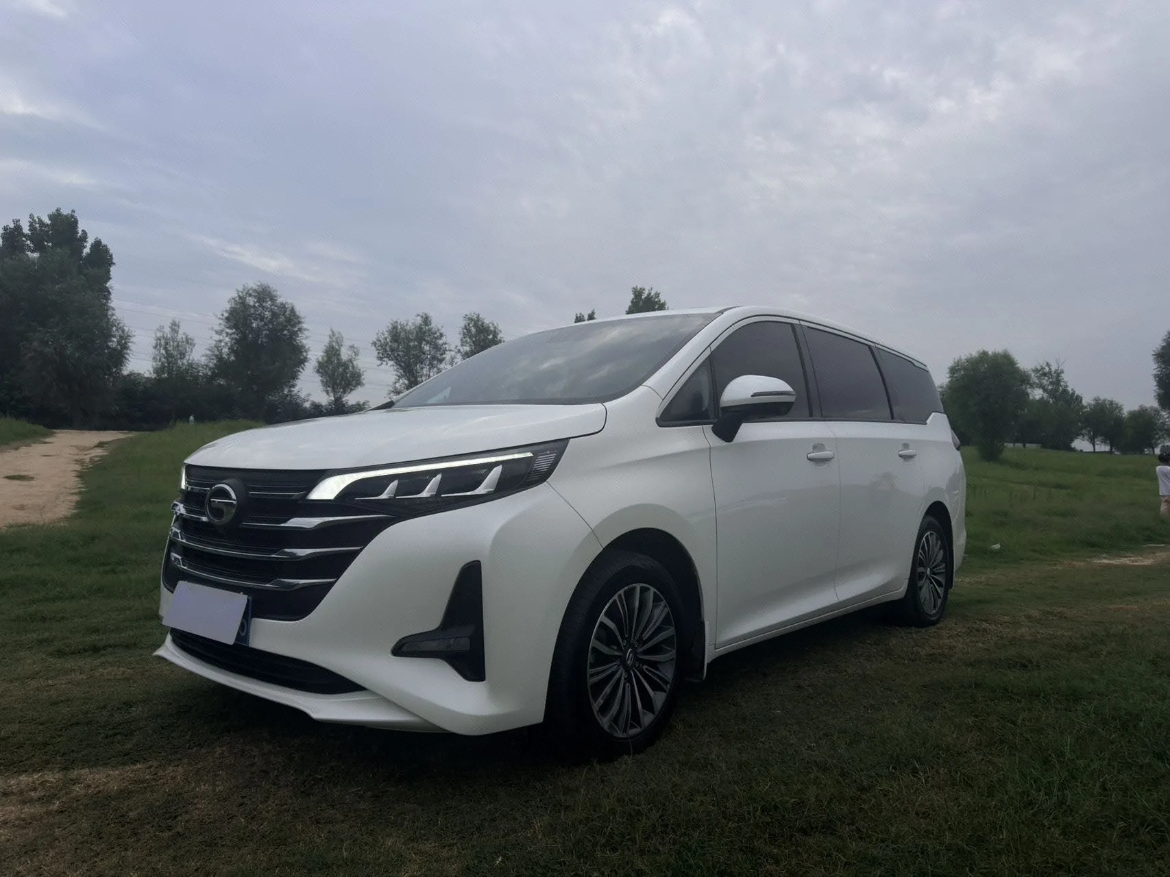 GAC Trumpchi M6 2021 Model Year 270T DCT Premium Edition (7-Seater)