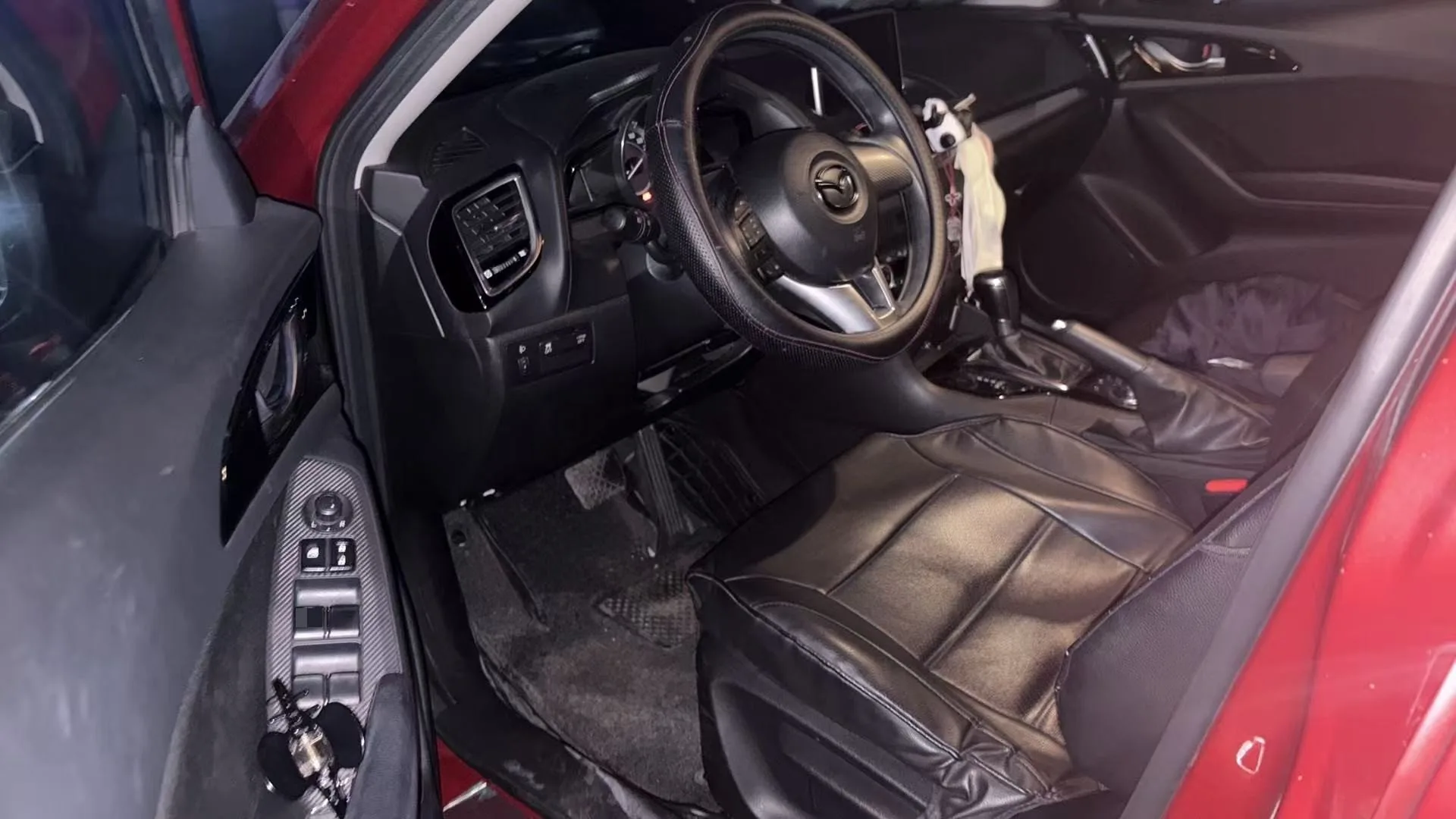 Mazda3 Axela 2014 Sedan 1.5L Automatic Luxury
