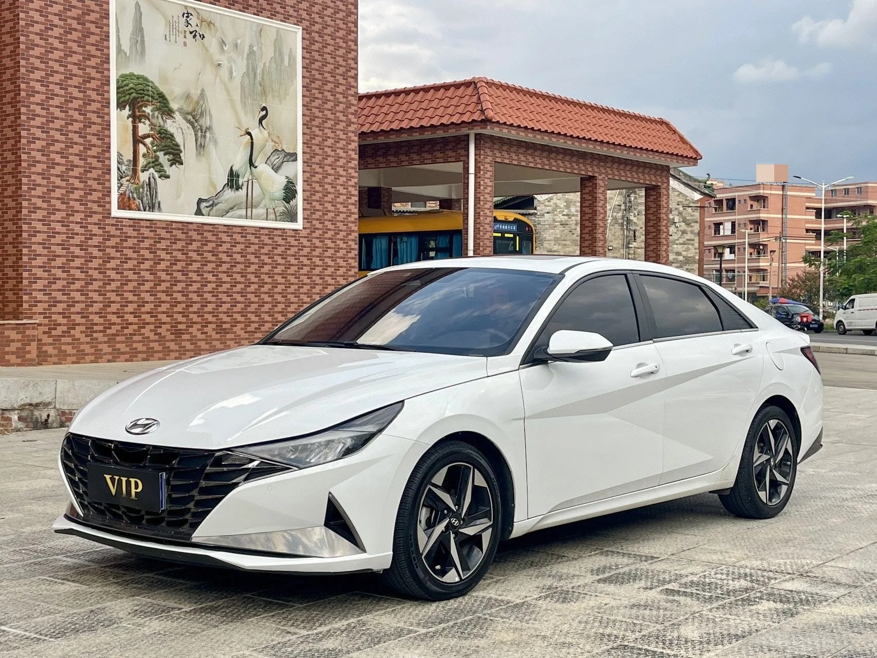 Hyundai Elantra 2022 1.5L CVT LUX Premium Edition