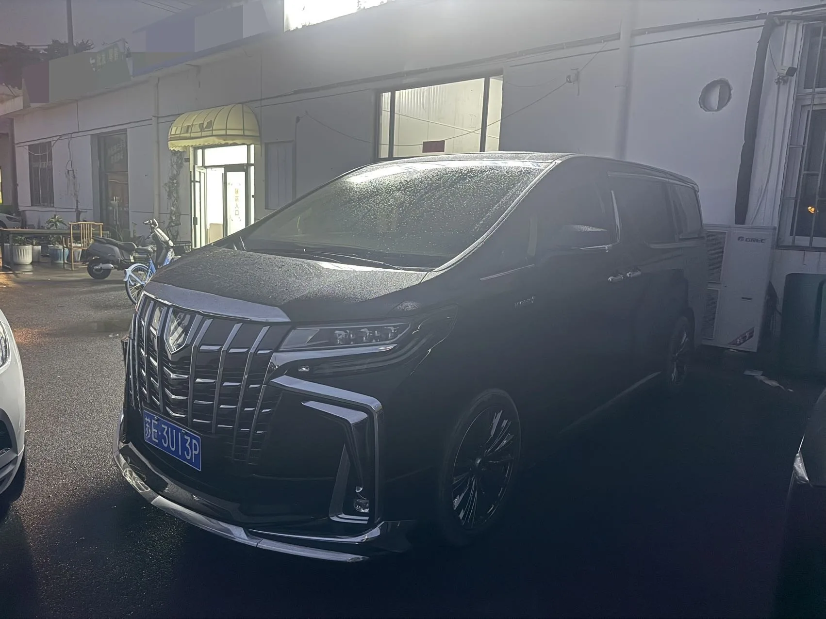 2021 Alphard Crown Hybrid 2.5L HV Premium Edition