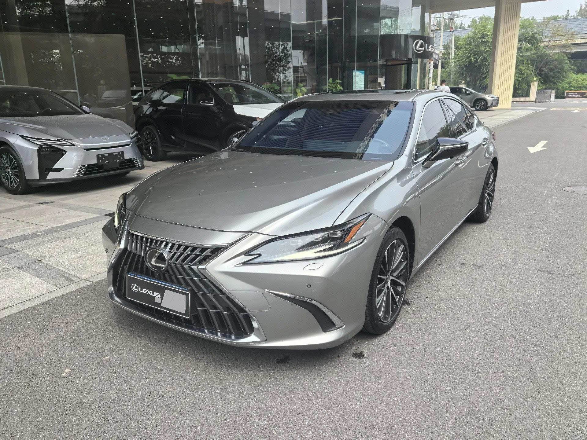 Lexus ES 2022 300h Premium Edition