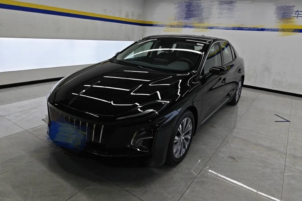 Hongqi E-QM5 2024 Model 610km Plus