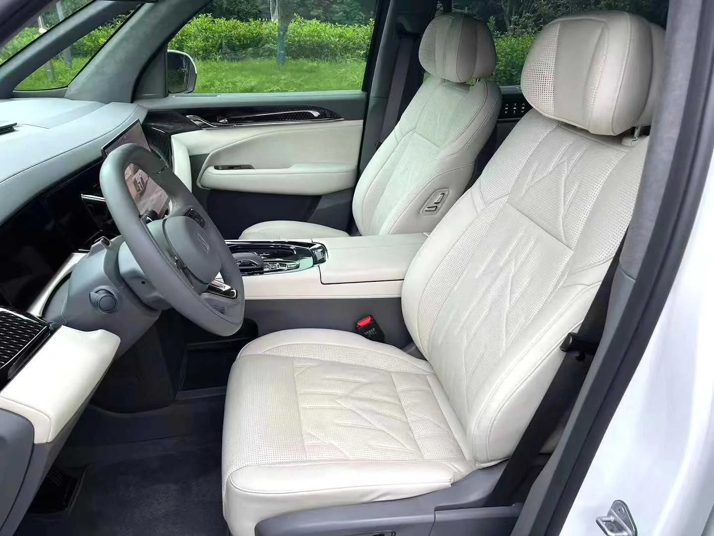 2024 Jike 009 Six-Seat Executive Edition AWD 108kWh Automatic