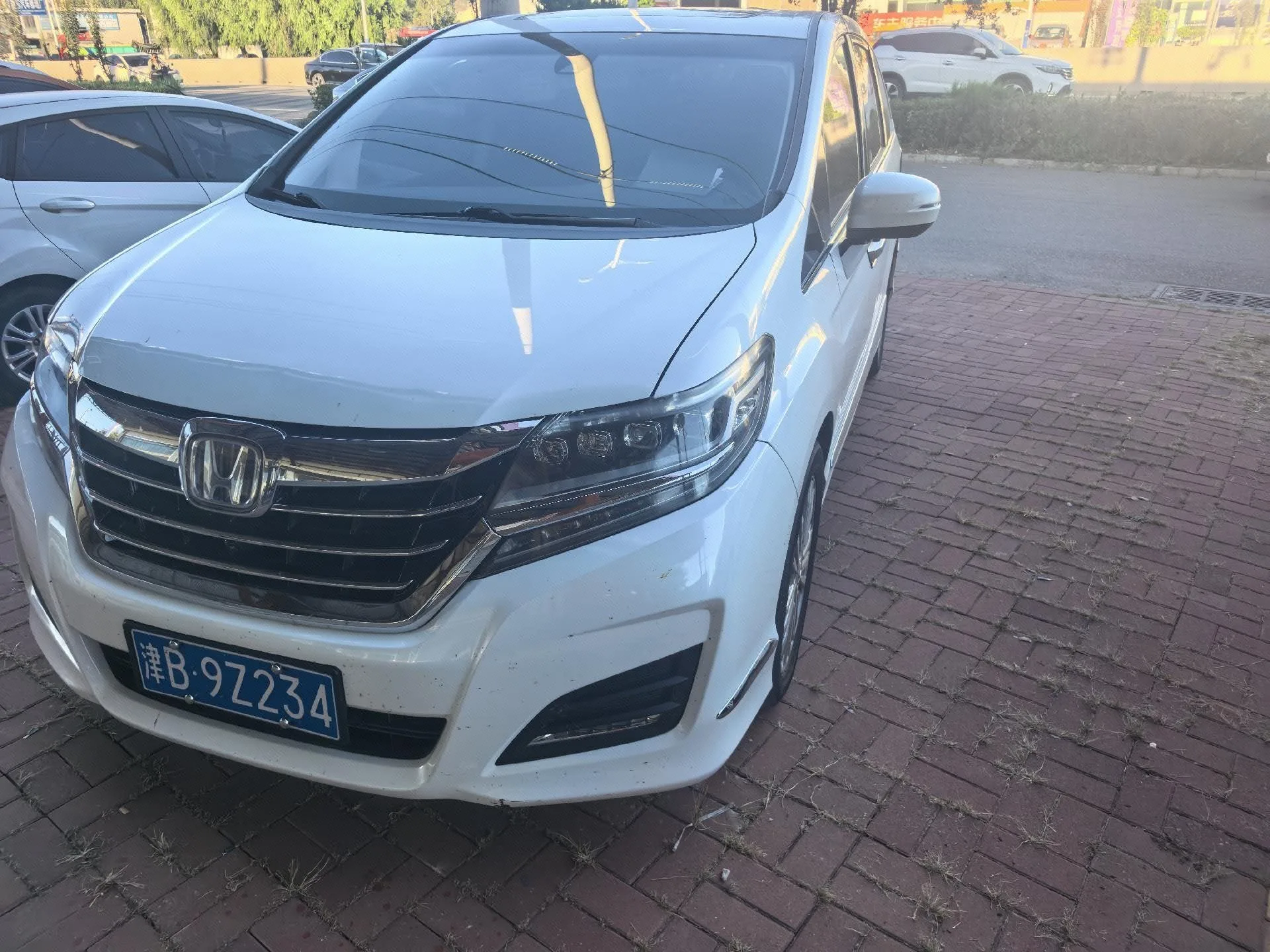 Elysion 2016 2.4L Supreme Edition