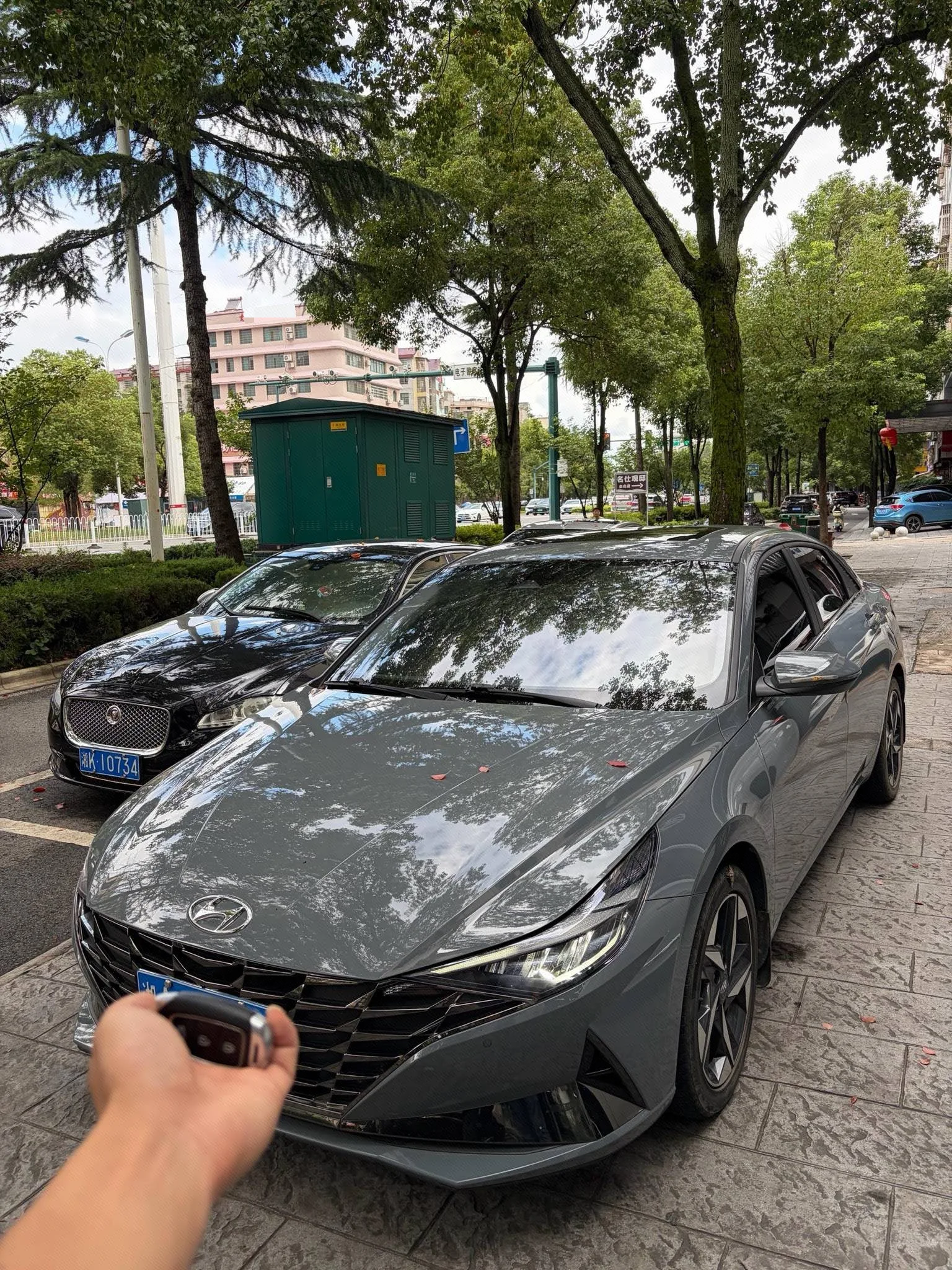 Hyundai Elantra 2021 1.5L CVT LUX Premium Edition