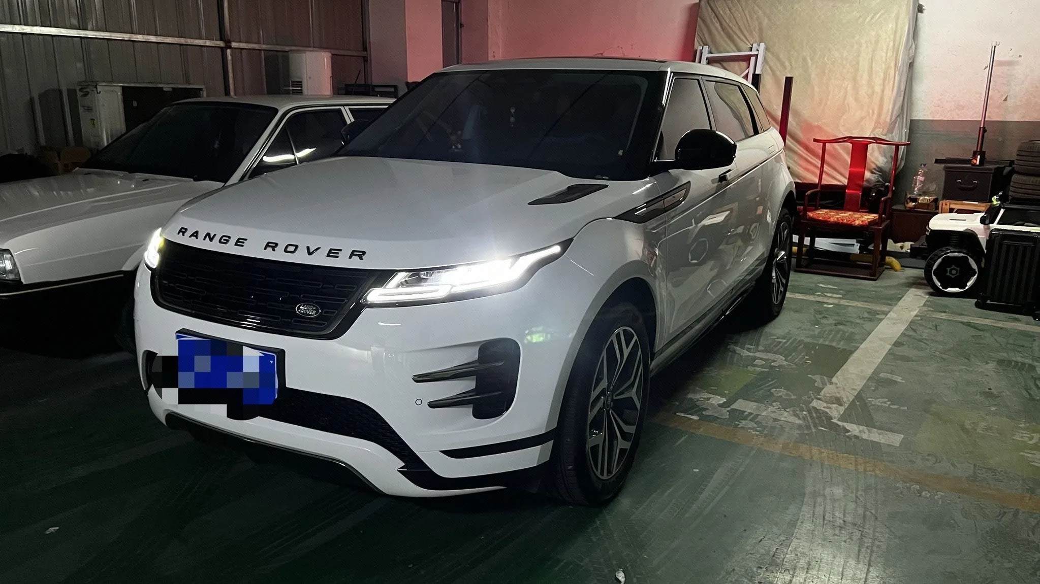 2026 Land Rover Range Rover Evoque L 48V 2.0T SE Automatic