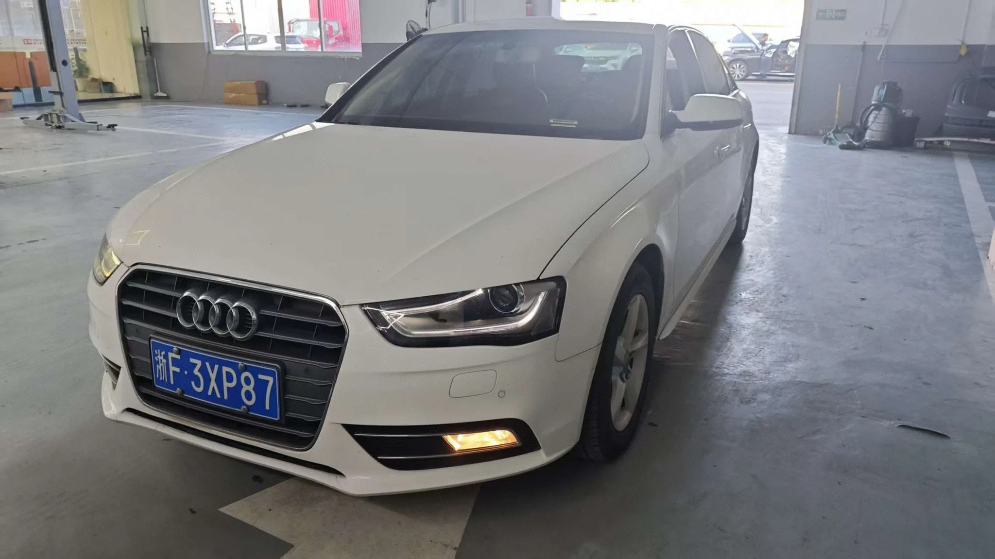 Audi A4L 2015 35 TFSI Automatic Standard Edition