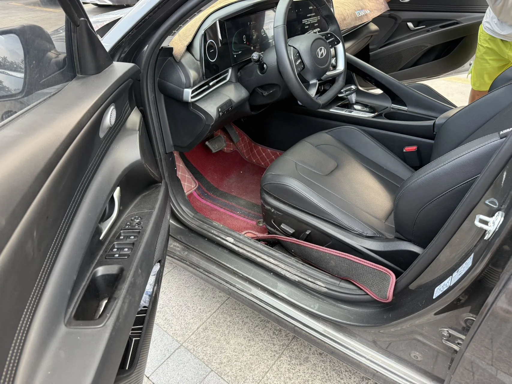 Hyundai Elantra 2023 1.5L CVT LUX Premium Edition