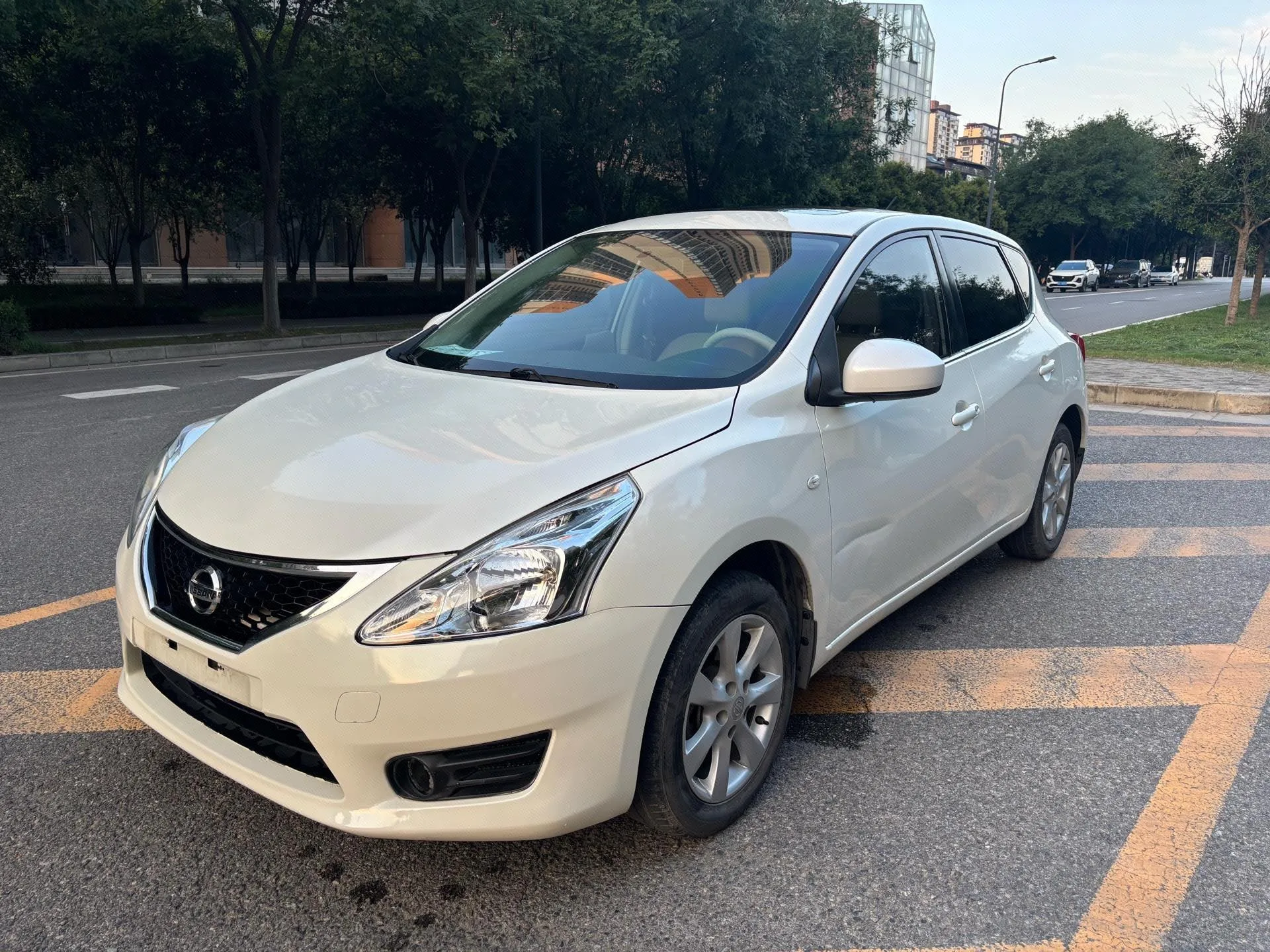 Tiida 2011 1.6L CVT Smart