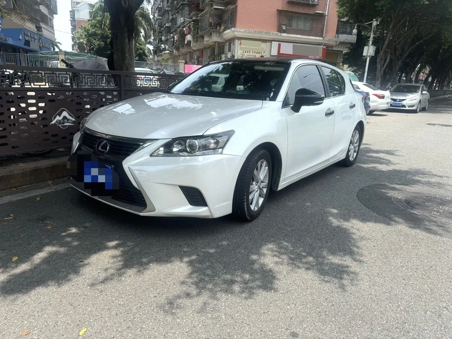 Lexus CT 2014 CT200h Elite Edition, Two-Tone