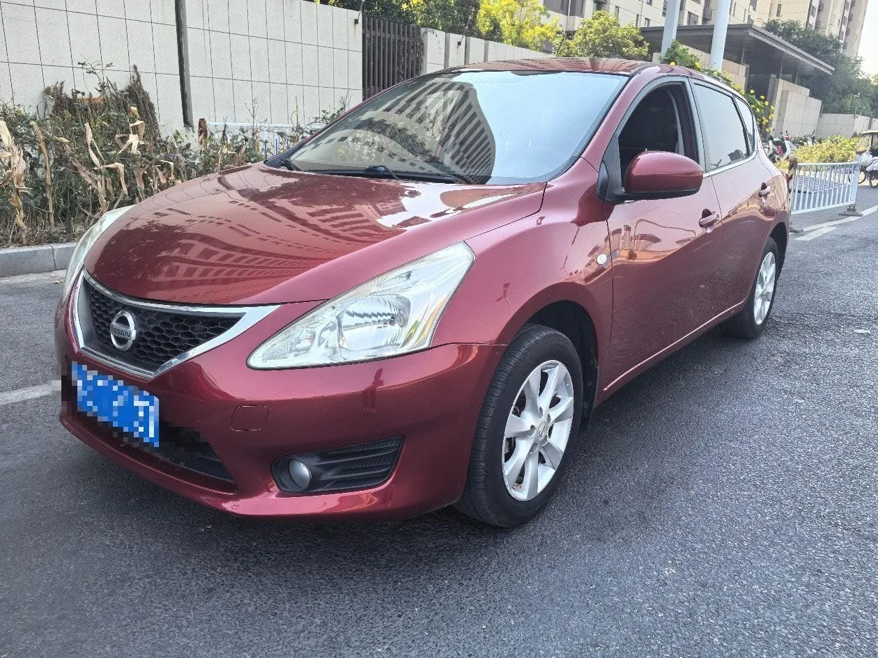Tiida 2011 1.6L CVT Smart