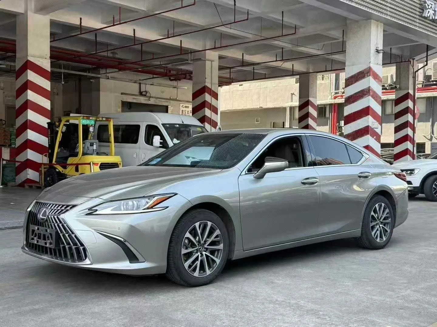 Lexus ES 2023 260 Premium Edition