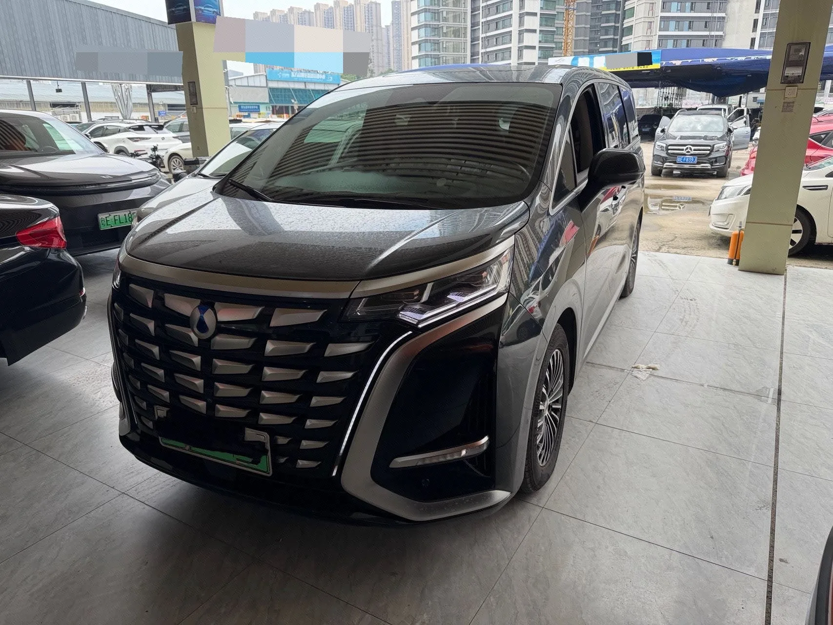 Denza D9 2022 DM-i 970 AWD Flagship Edition