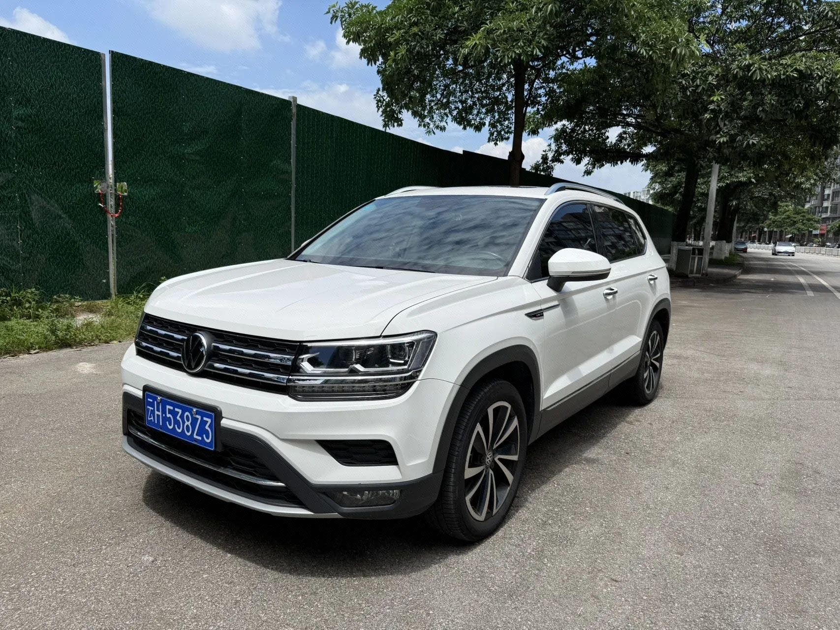 Tuo Yue 2019 Model Year 330TSI AWD Luxury Edition, China VI