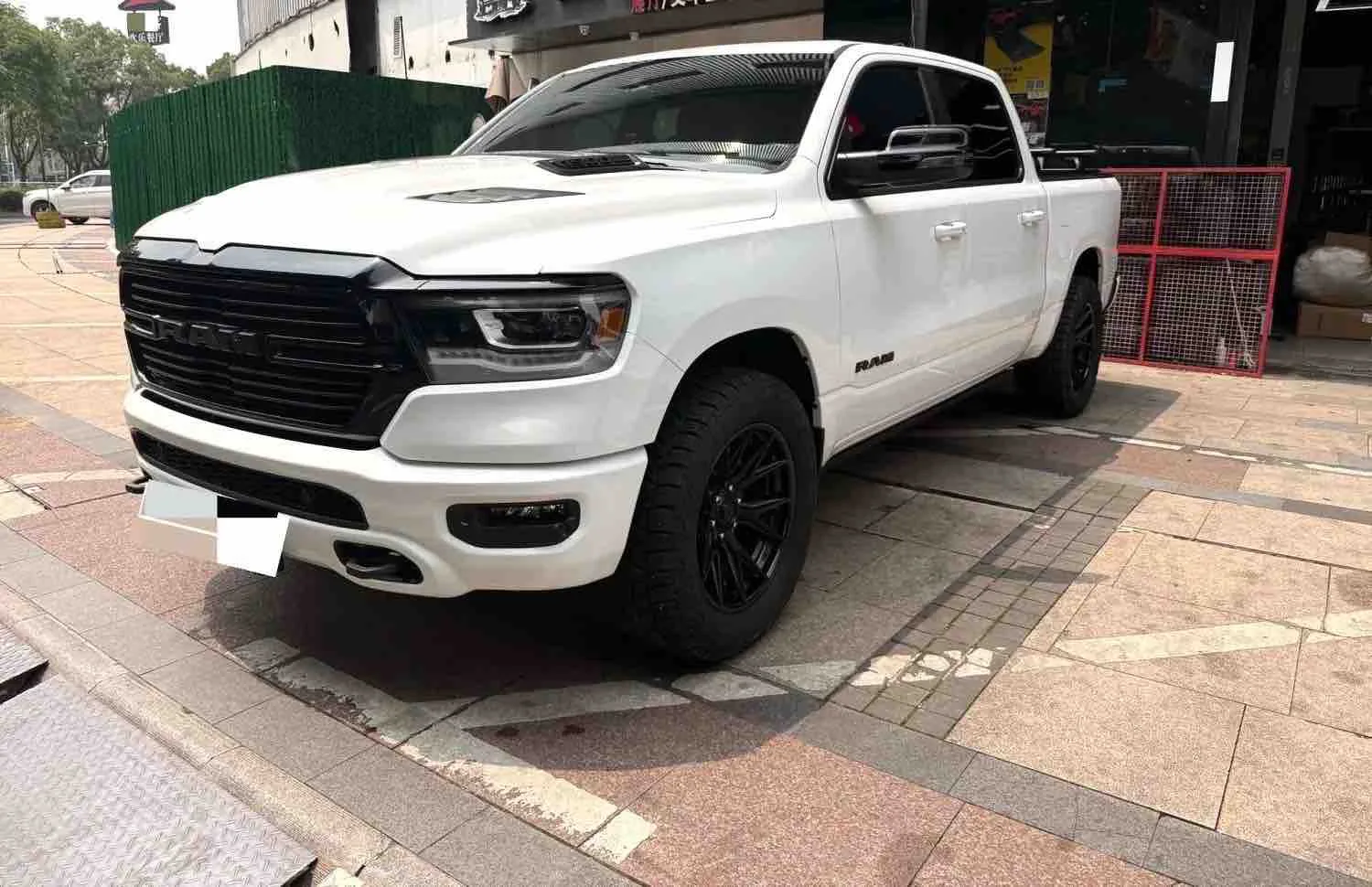2019 Dodge Ram (Imported) 5.7 1500 HEMI Automatic