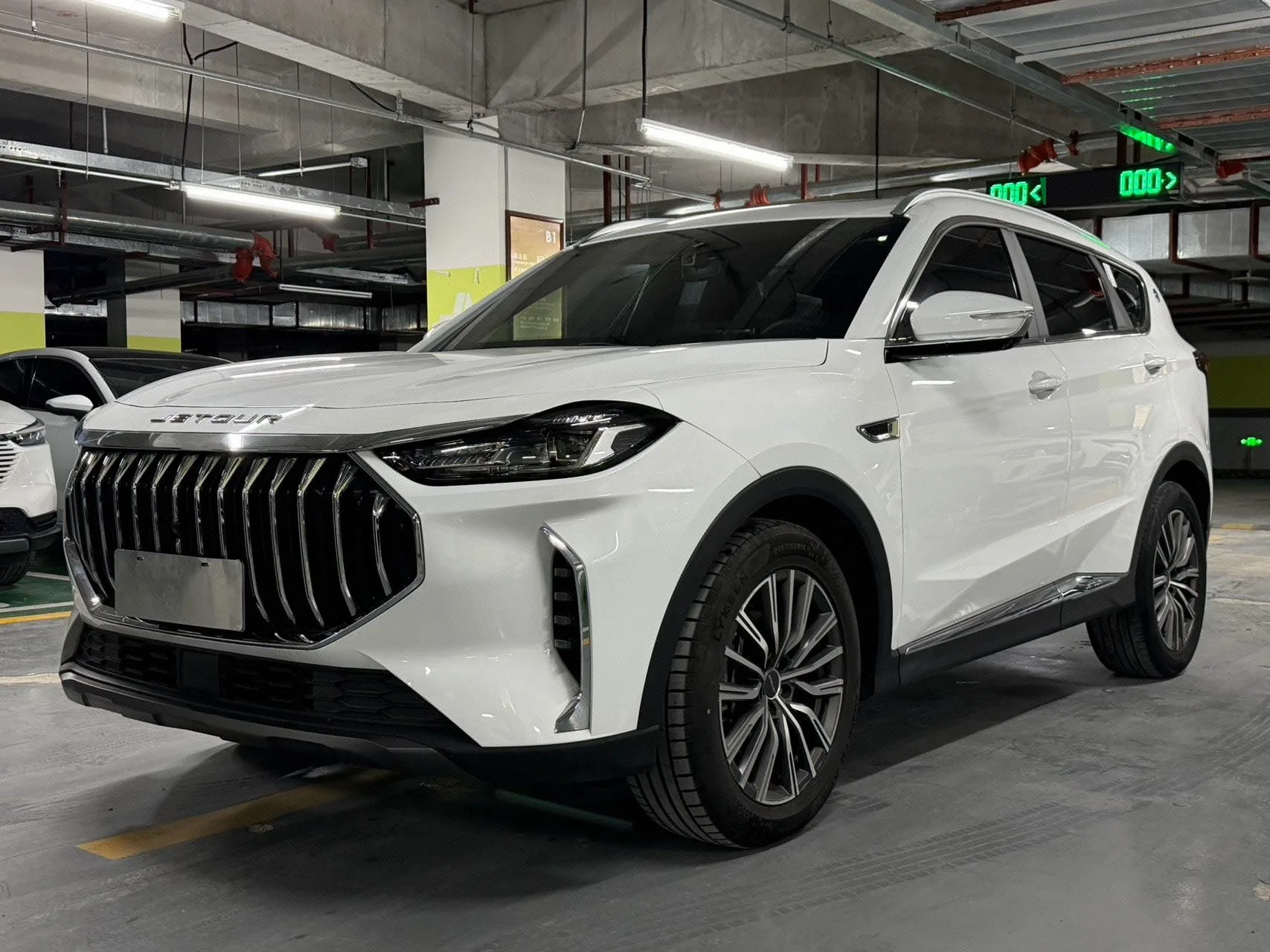 Jietu X70 PLUS 2023 Model Year 1.5T DCT Brave PLUS 7-Seater