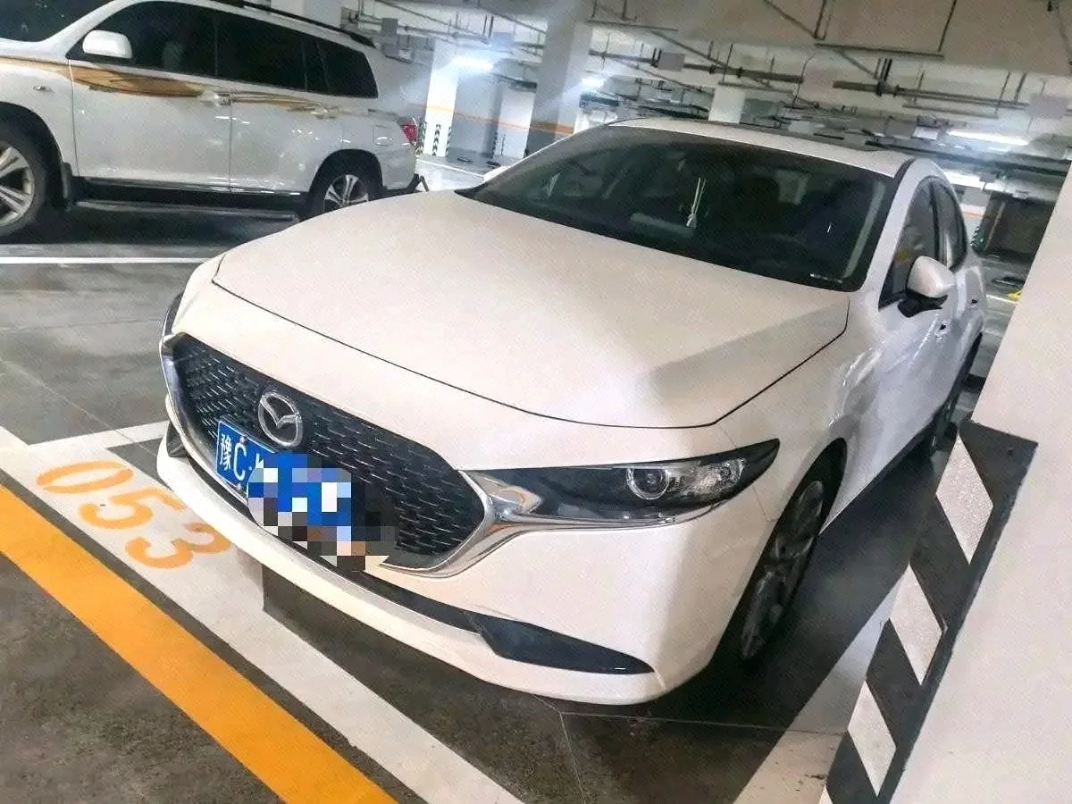 Mazda3 Axela 2022 2.0L Automatic Premium Edition