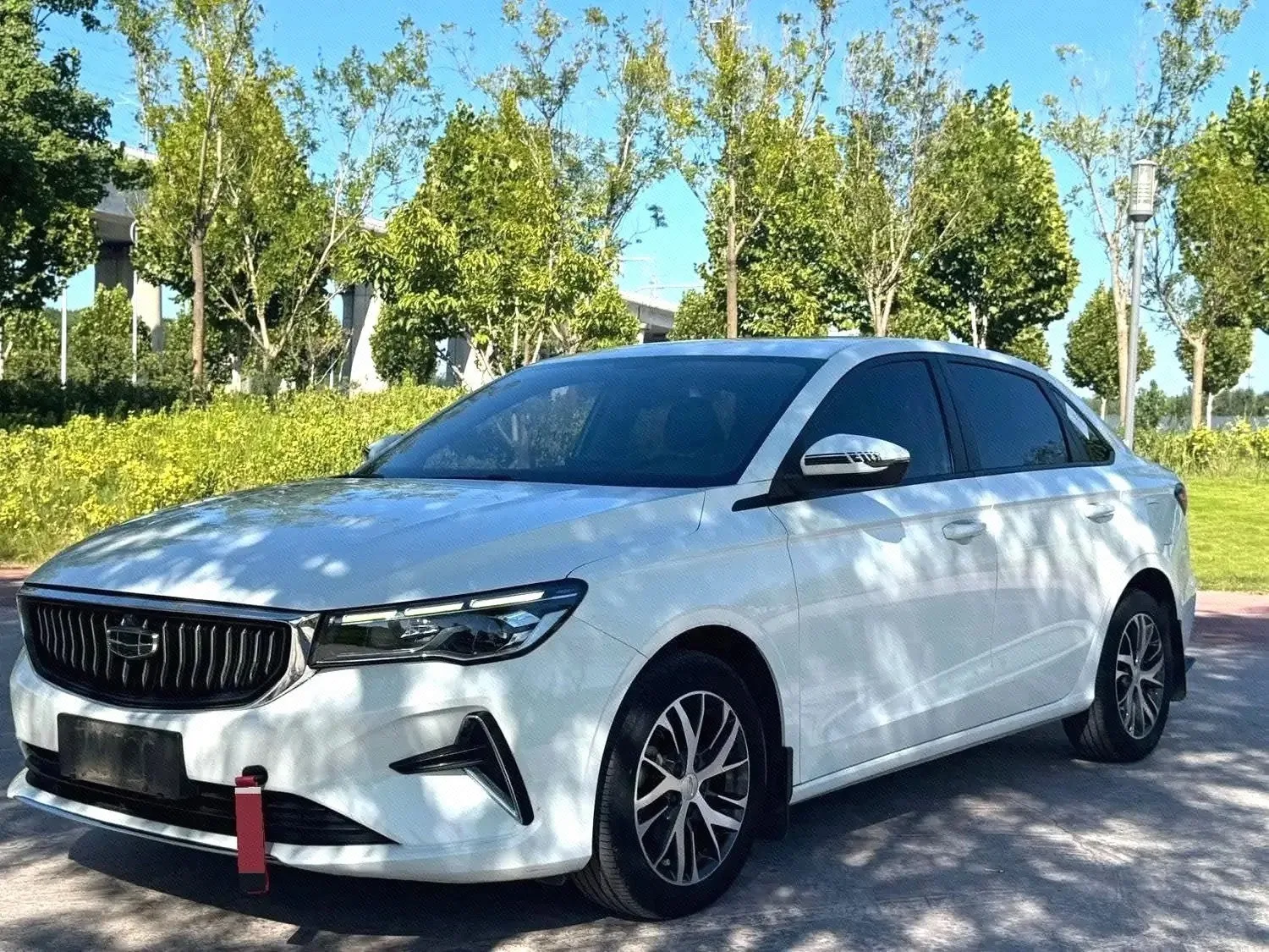 Geely 2023 Emgrand Sedan 1.5 Luxury Manual Transmission