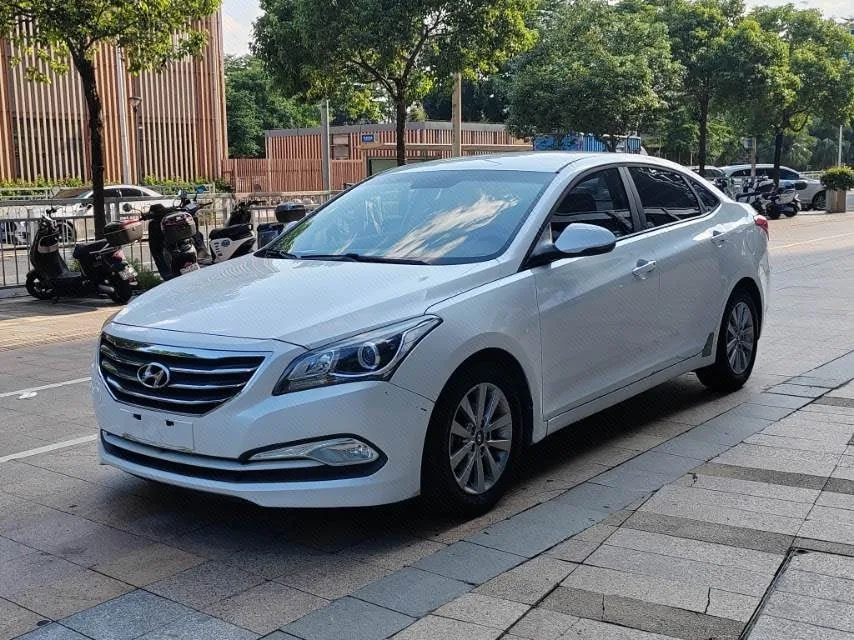 2014 Mistra 1.8L Automatic Intelligent GLS