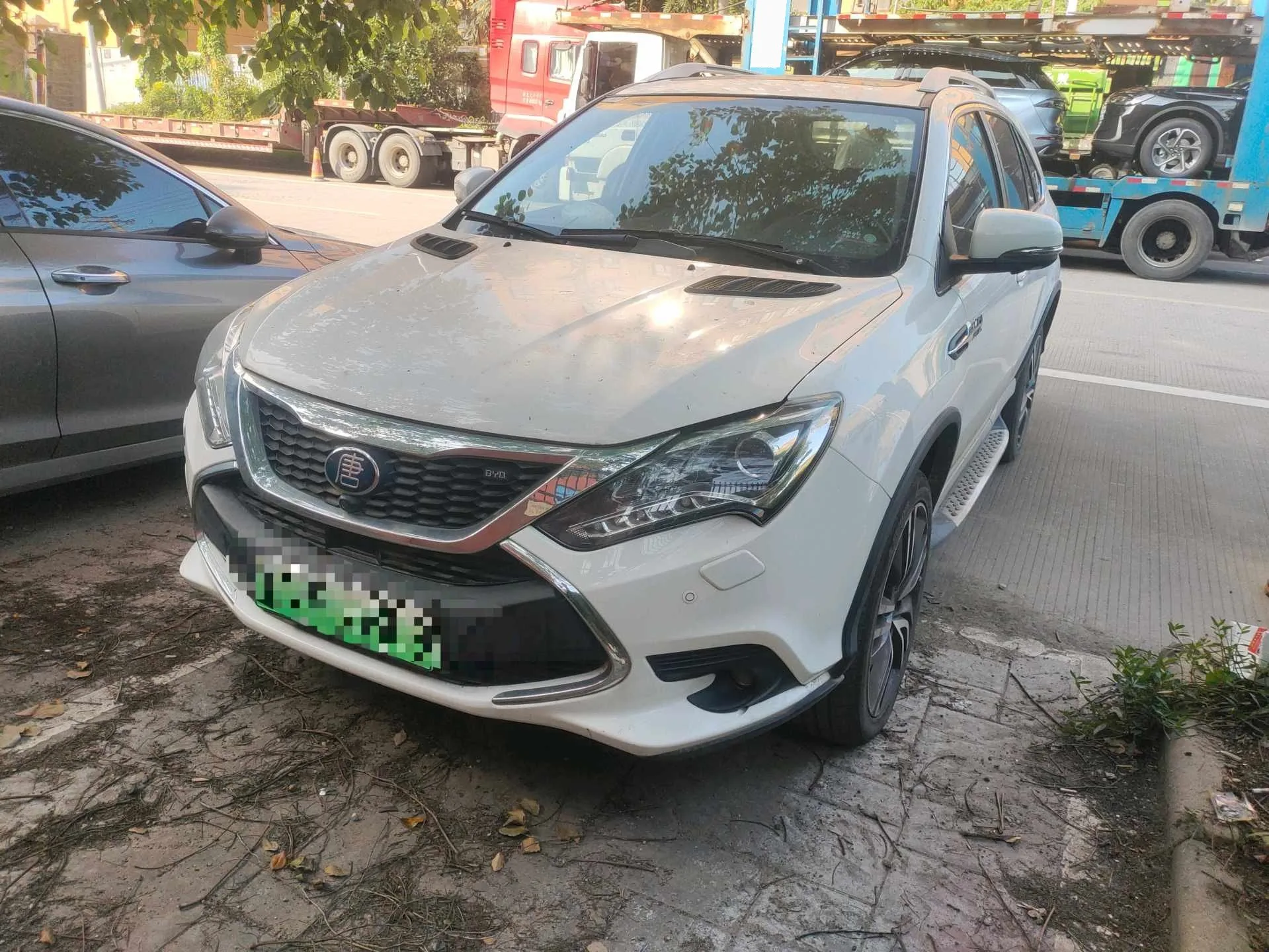 Tang New Energy 2017 2.0T All-Wheel Drive Luxury Edition