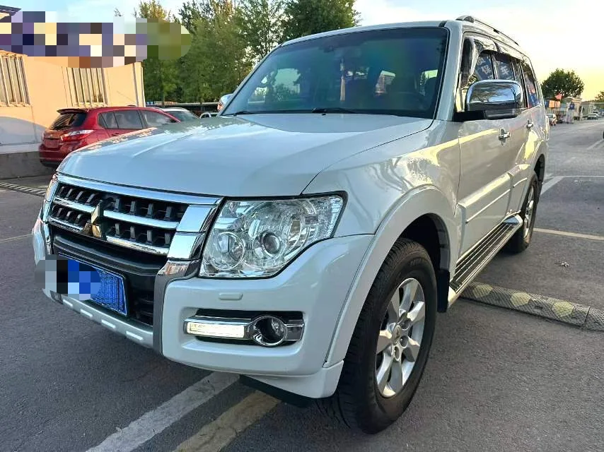 Pajero (Imported) 2016 Model Year 3.0L Automatic Premium Edition, National V