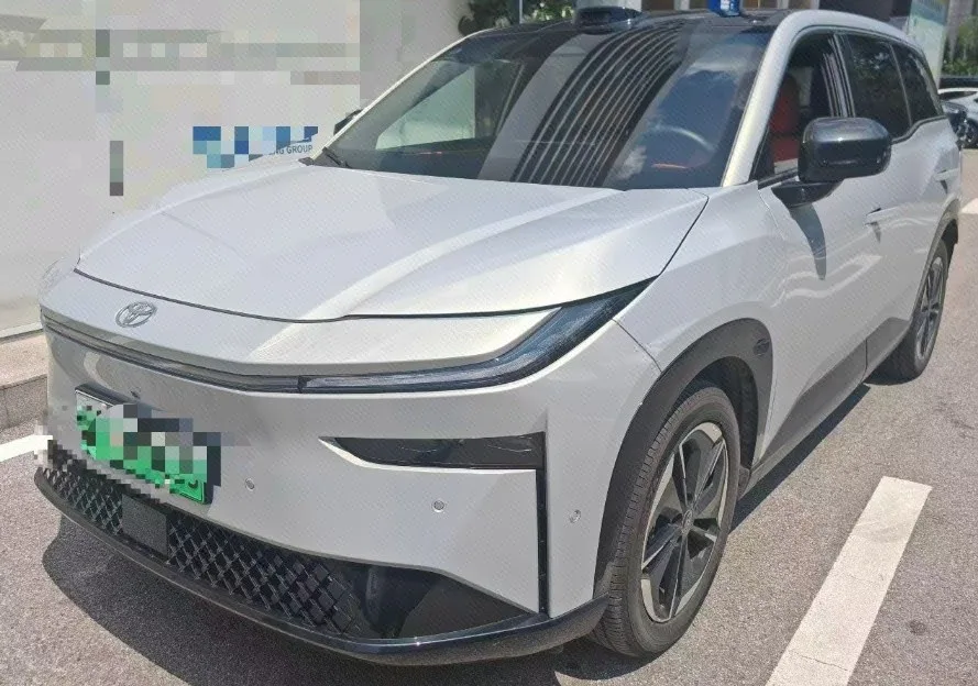 Toyota 2025 Platinum 3X 520 Pro High-End Intelligent Driving Edition Automatic Transmission