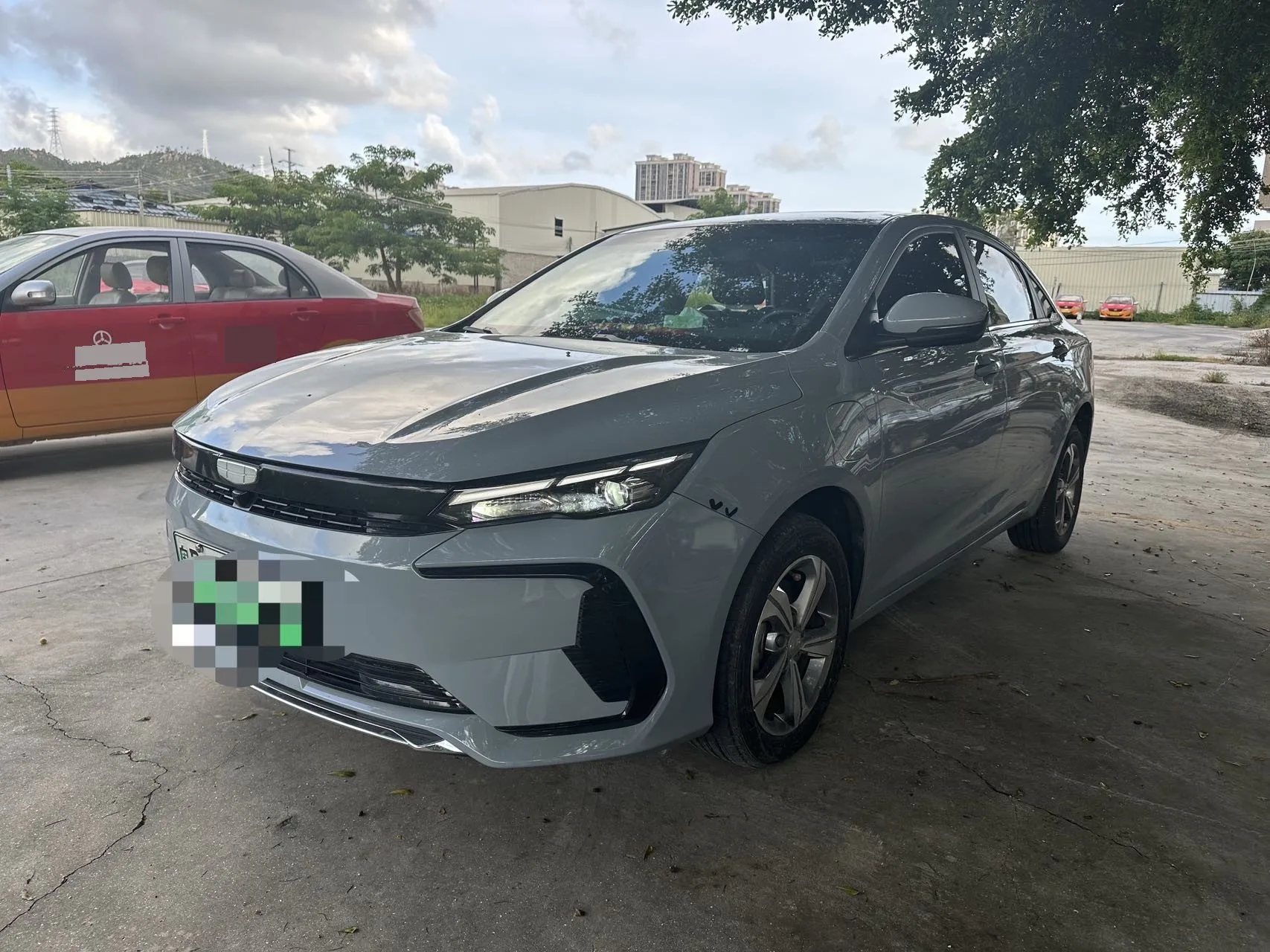 Emgrand L HiP 2024 Model Year Longteng Edition 1.5TD-DHT Pro 100KM Transcendence Trim