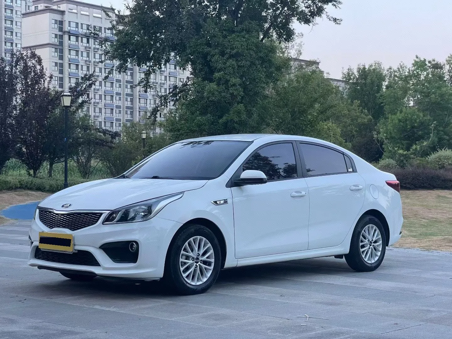 Kia K2 2017 Sedan 1.4L AT GLS
