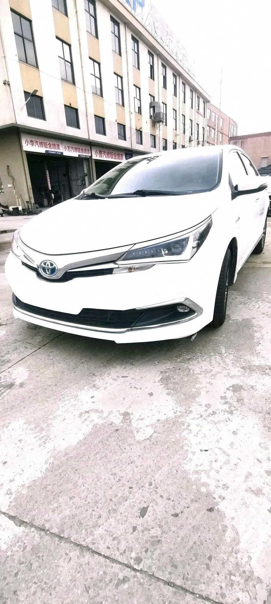 2017 Toyota Corolla Hybrid 1.8L E-CVT Leading Edition (Facelift)