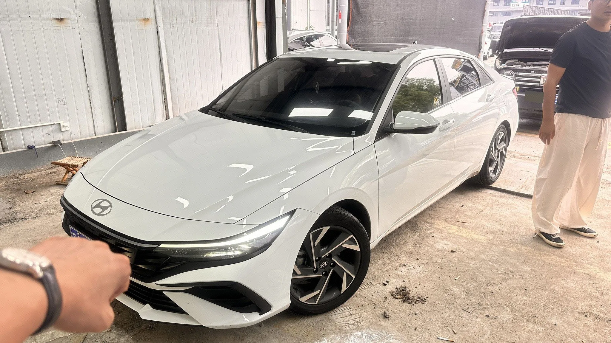 Hyundai Elantra 2023 1.5L CVT LUX Premium Edition