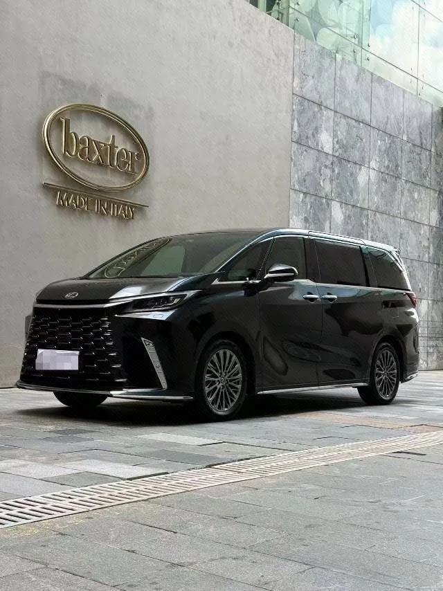 Lexus LM 2023 500h Six-Seat Premium Edition