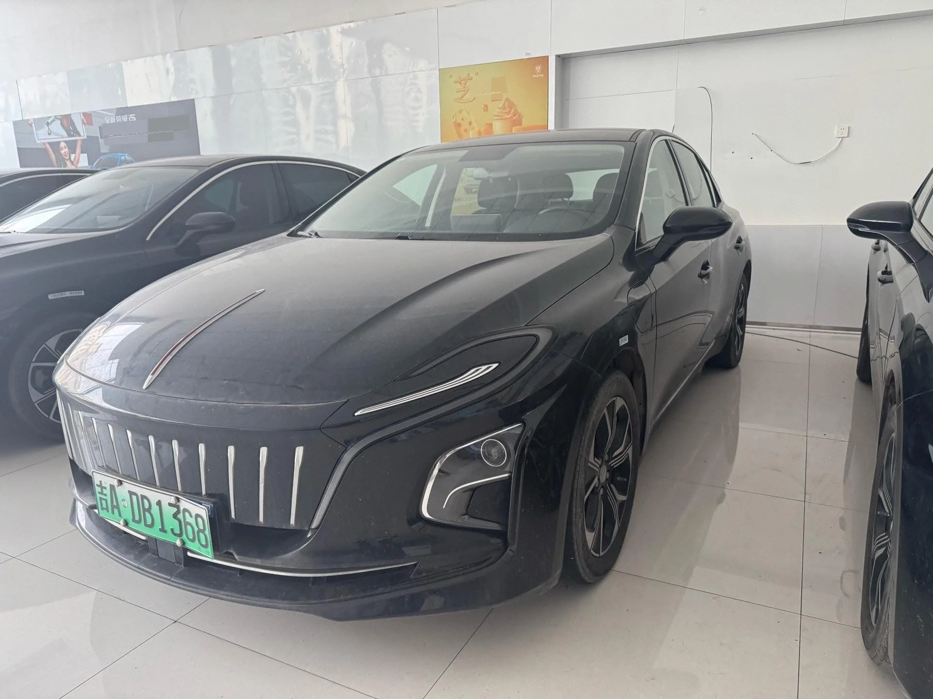 Hongqi E-QM5 2023 Facelift Basic Travel Edition