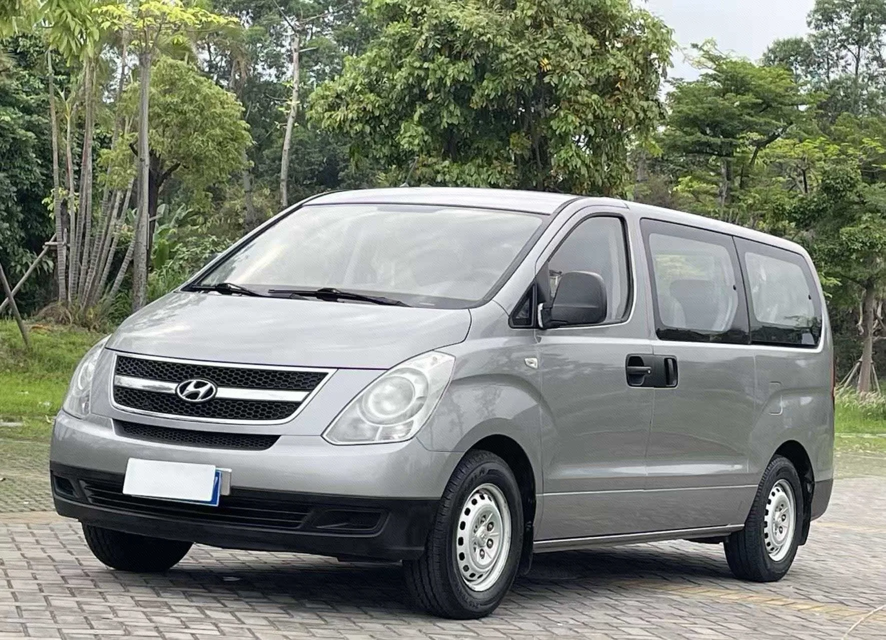H-1 Huiyi 2011 Model Year 2.4L Comfort Edition